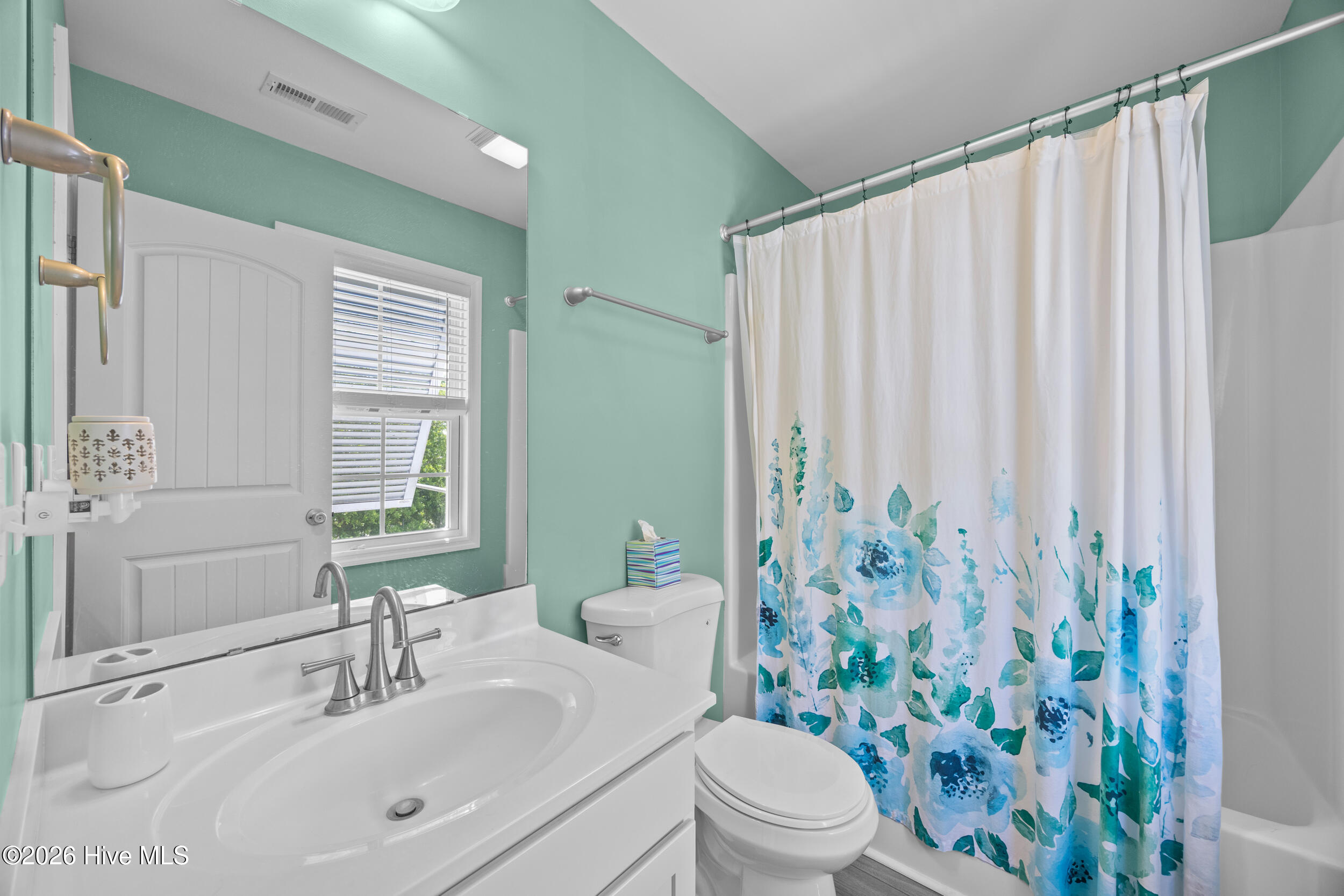 100569653 | Photo 18