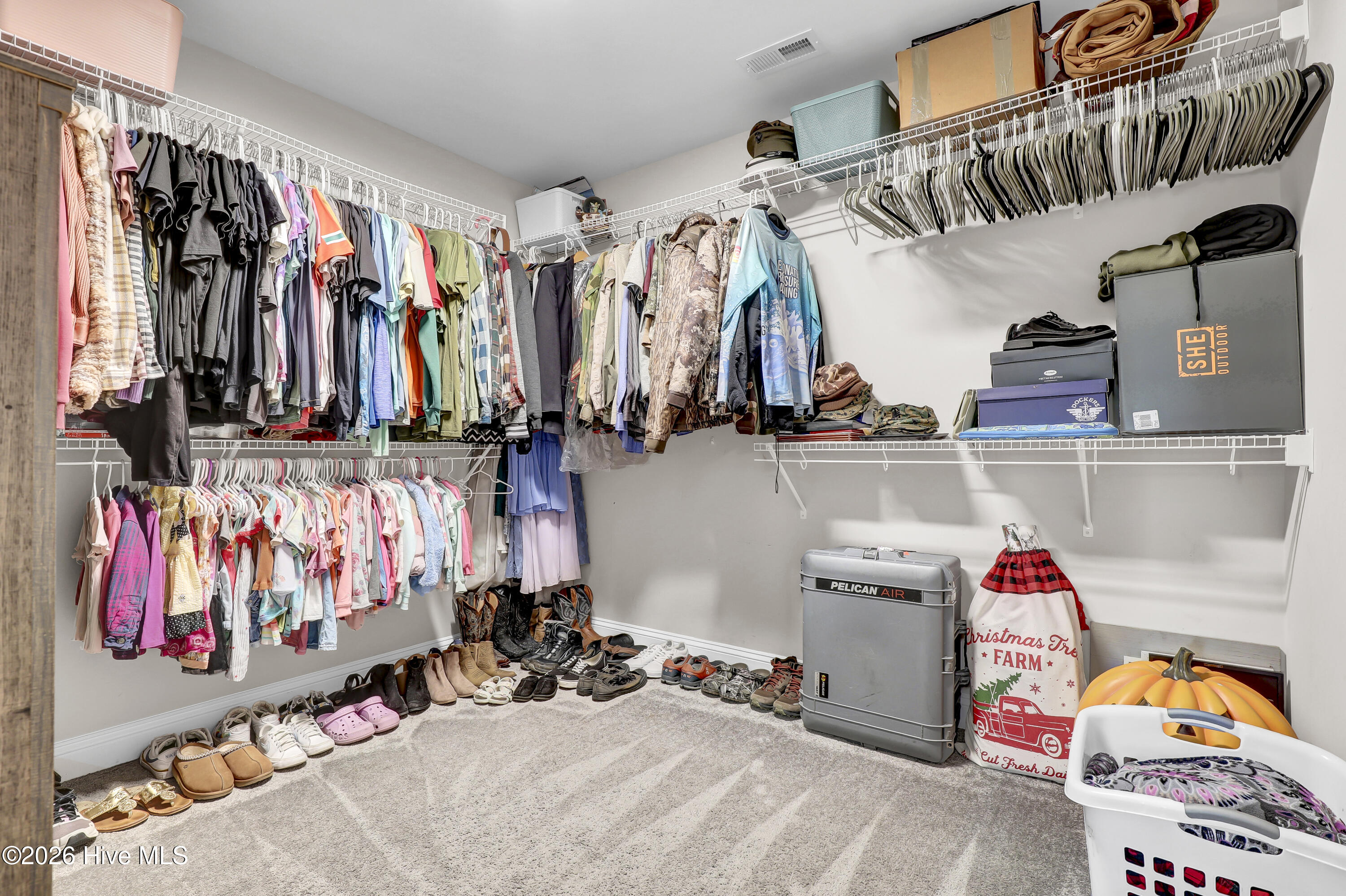 100547660 | Photo 22