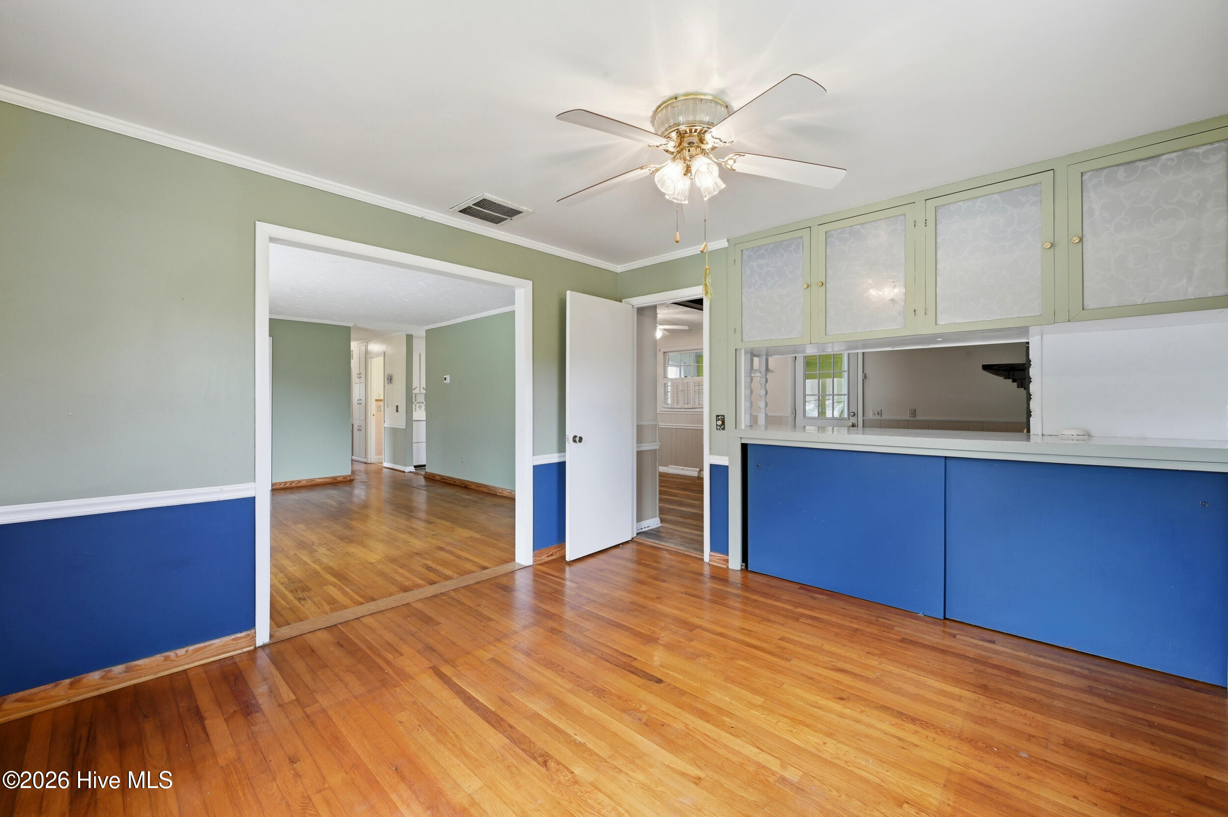 100562912 | Photo 22