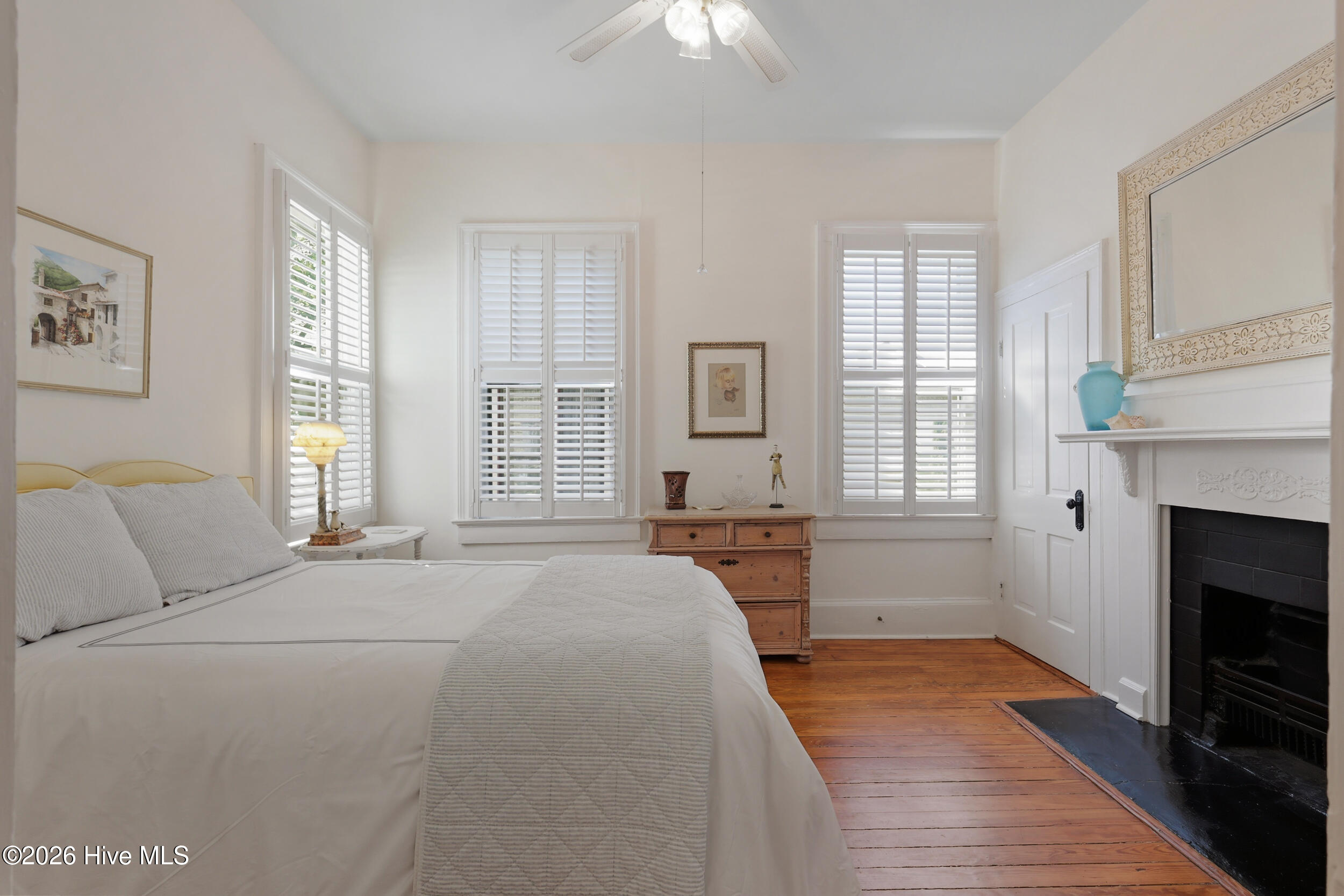 100561300 | Photo 46