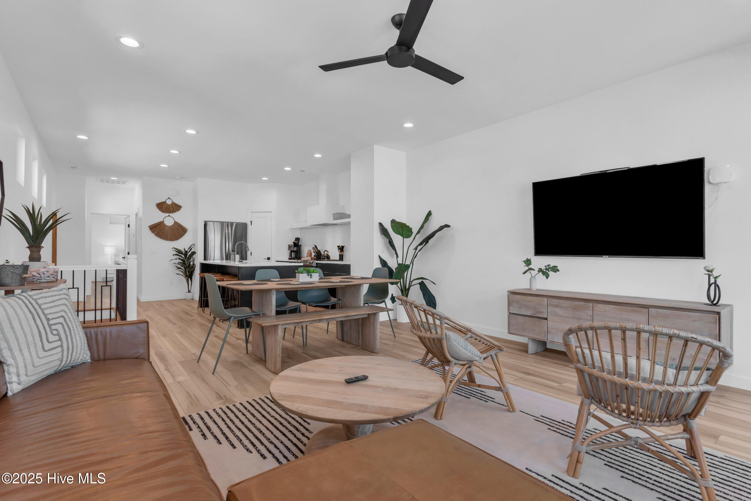 100541692 | Photo 13