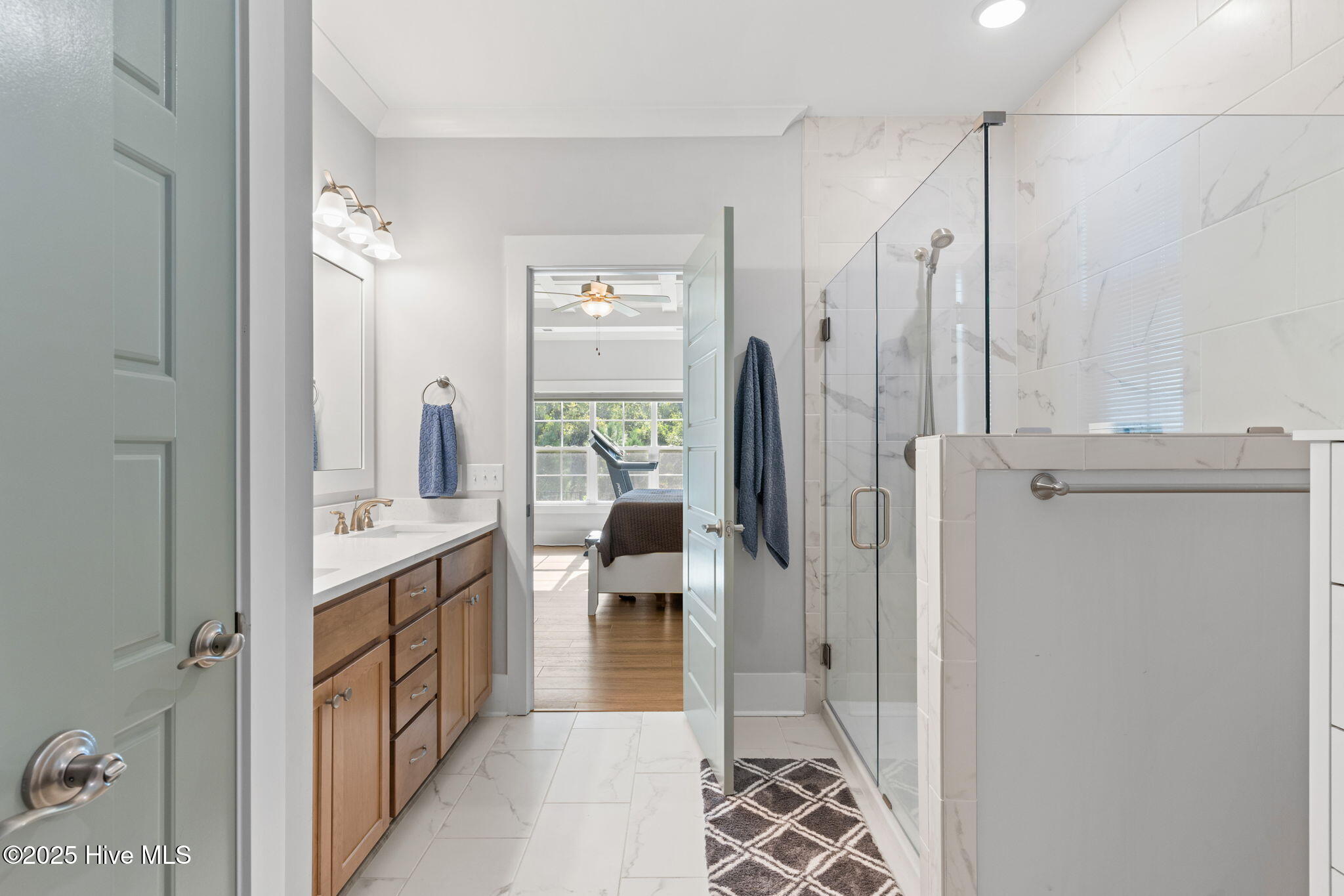 100534484 | Photo 46