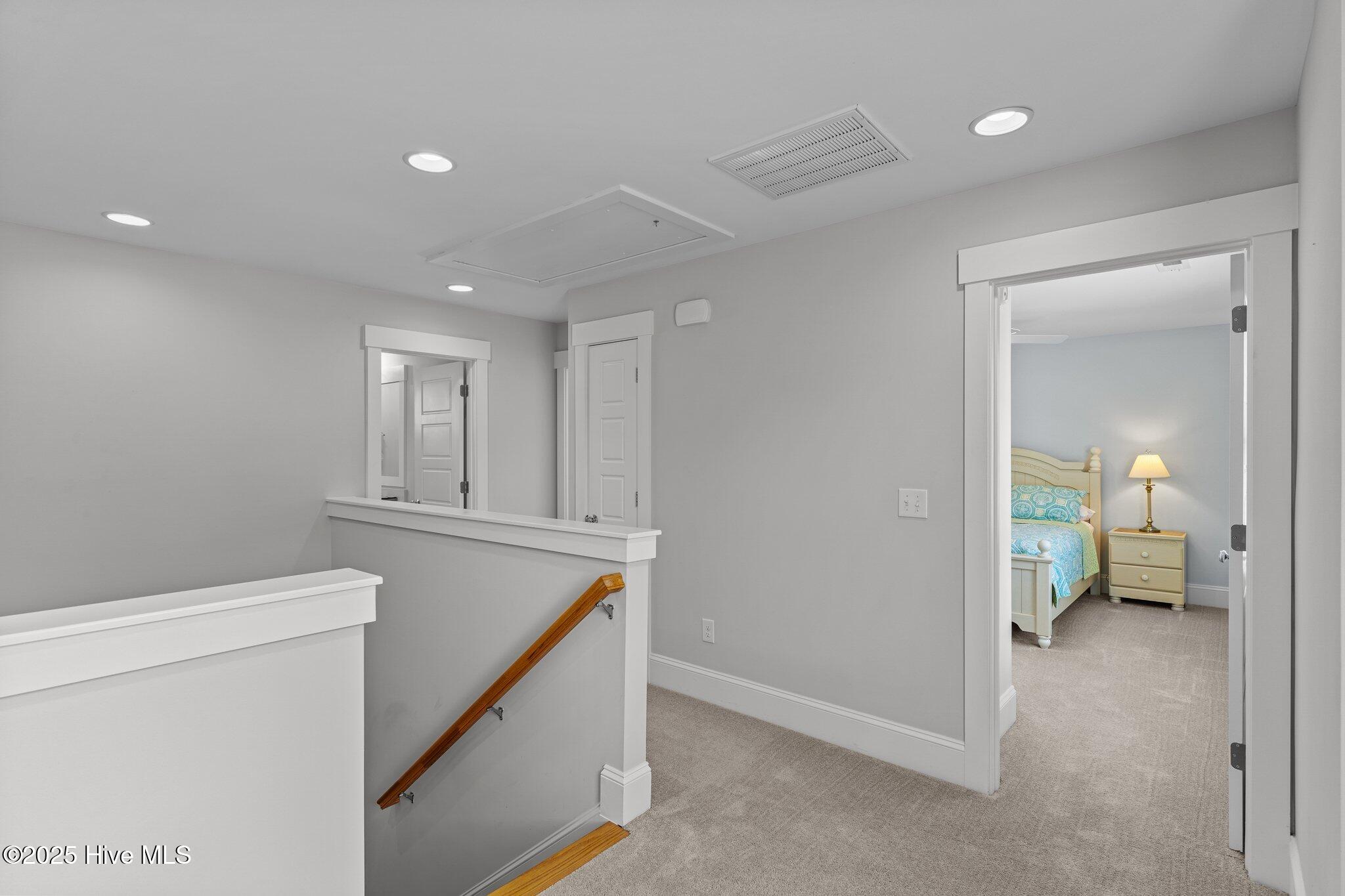 100517876 | Photo 46