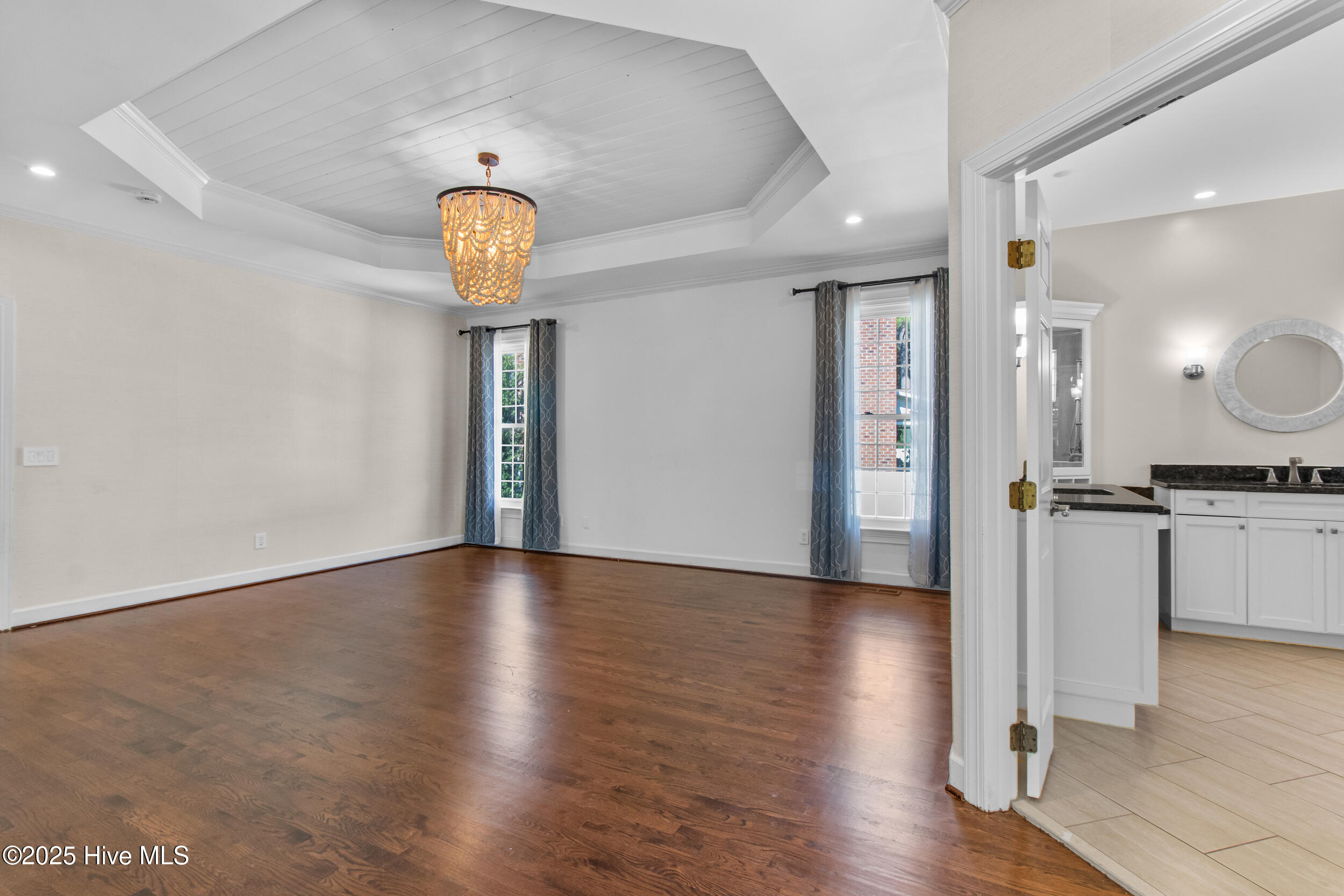 100538758 | Photo 25