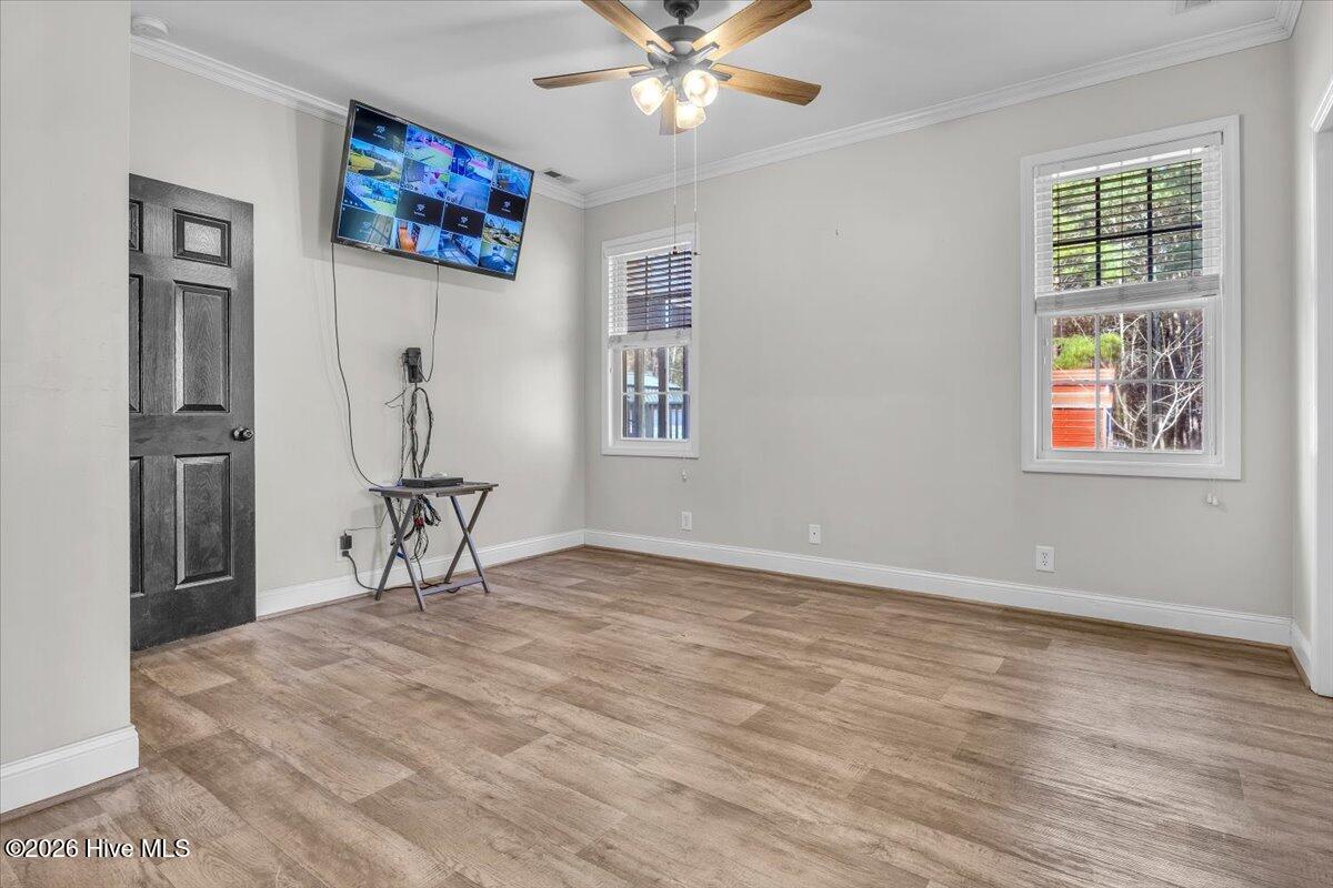 100561788 | Photo 49