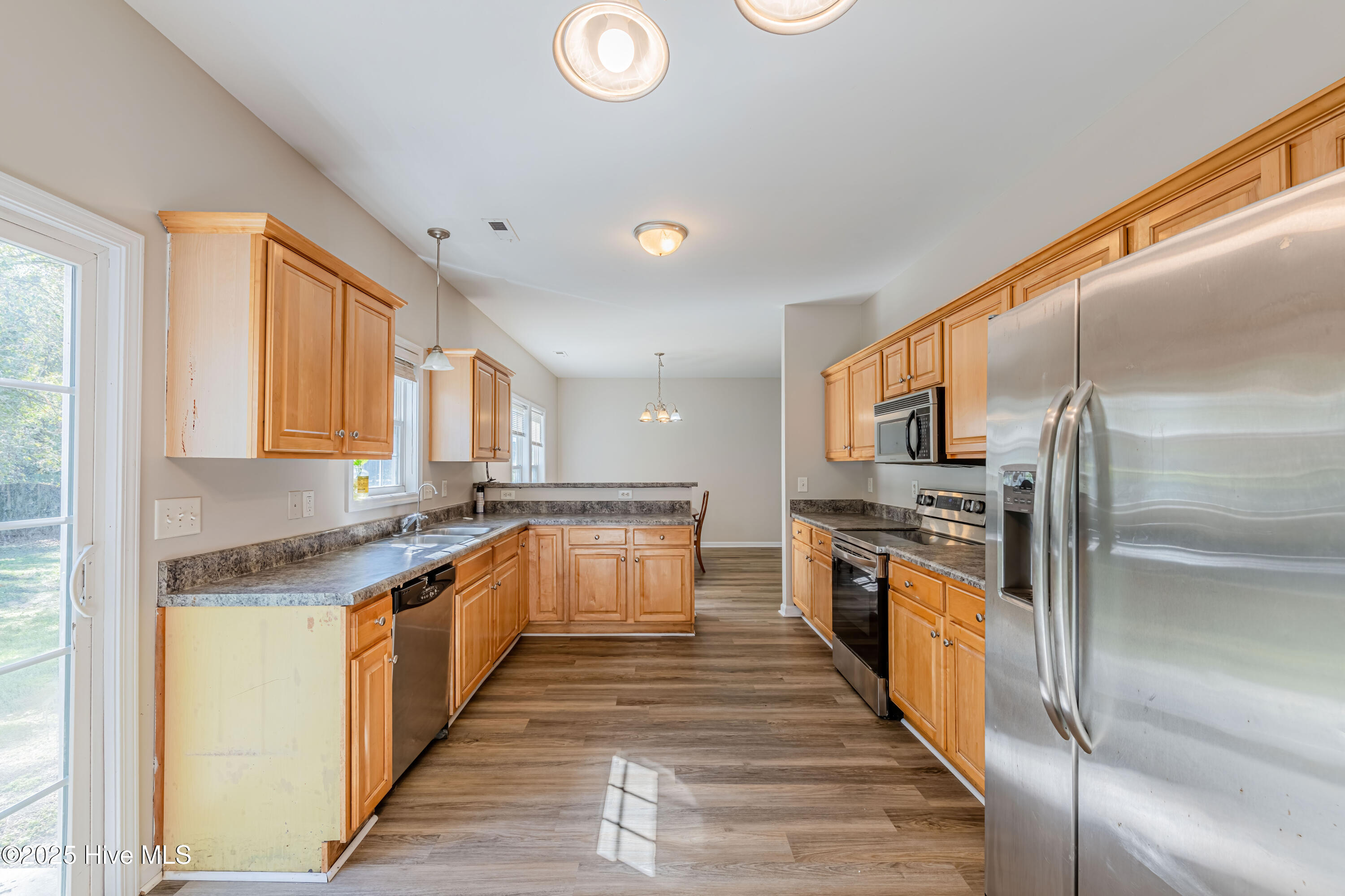 100521168 | Photo 13