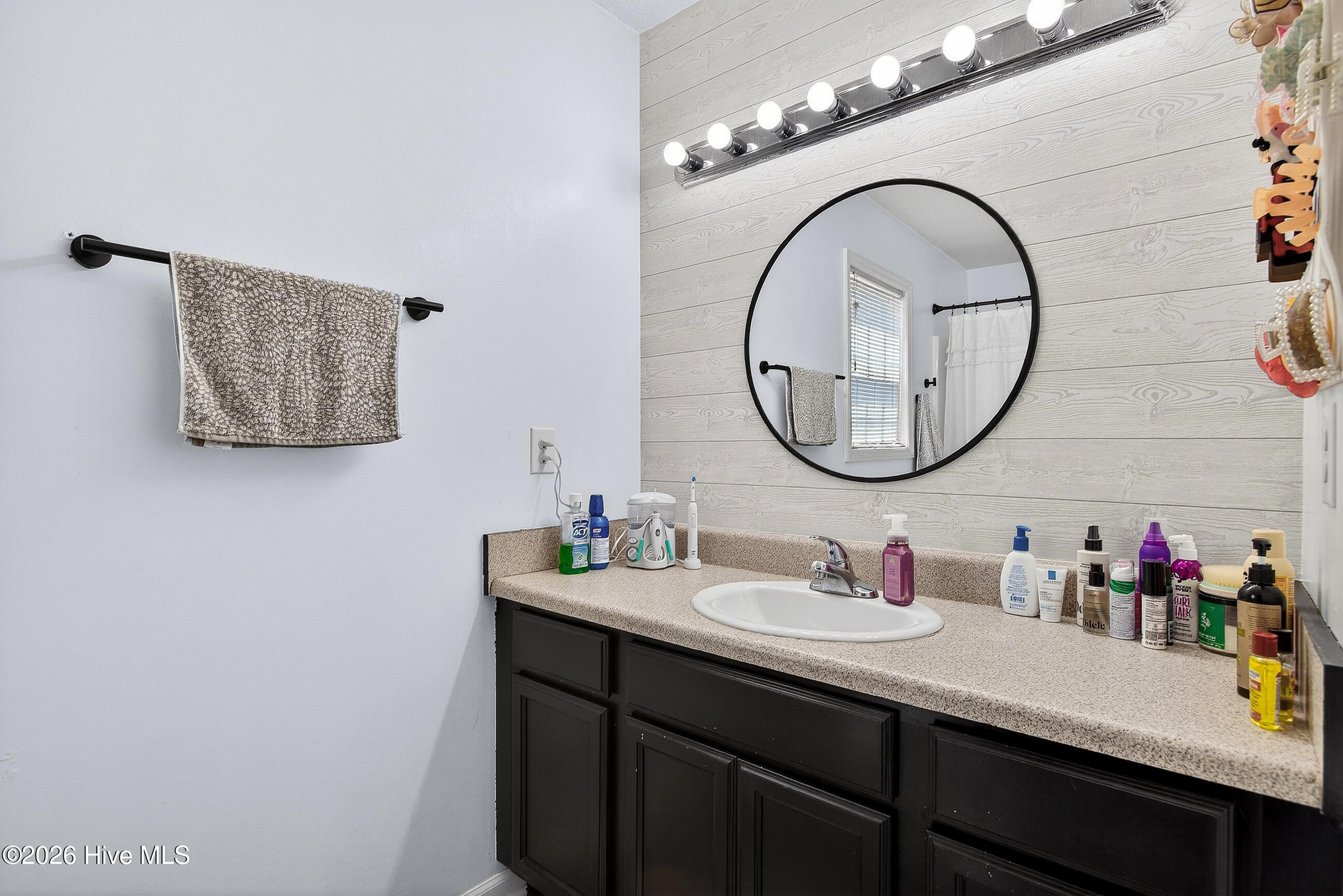 100566610 | Photo 21