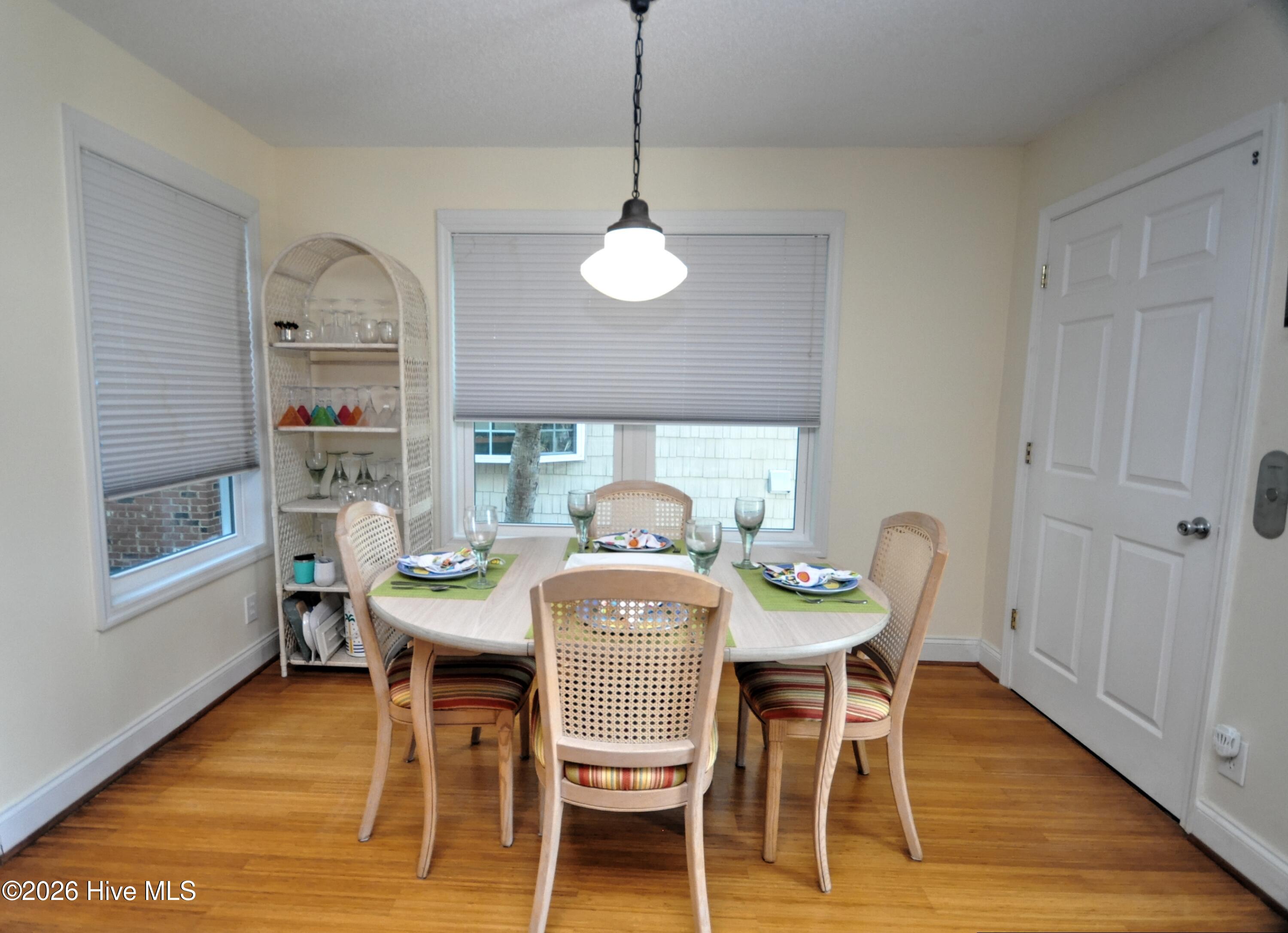 100549802 | Photo 13