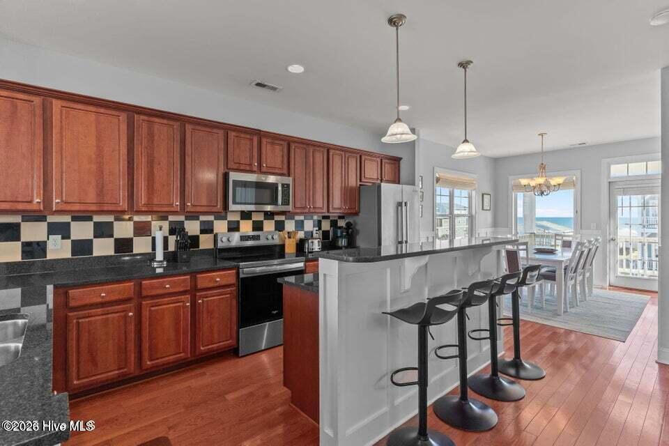 100570467 | Photo 18