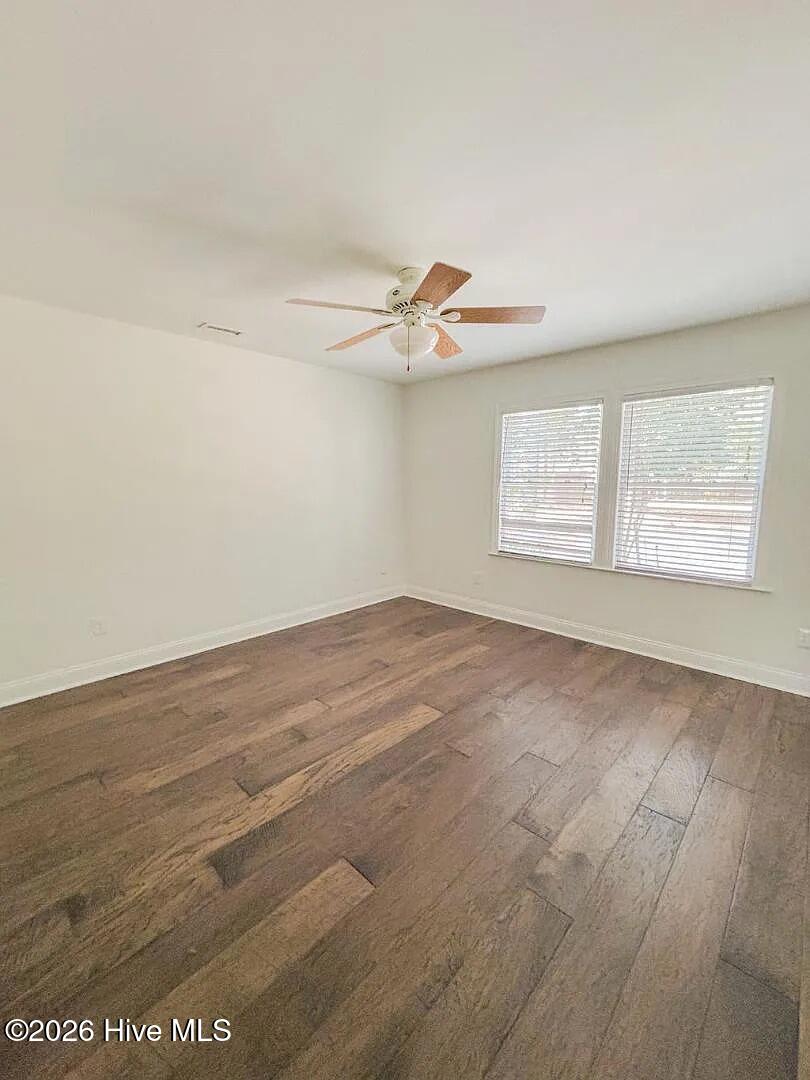 100570662 | Photo 15