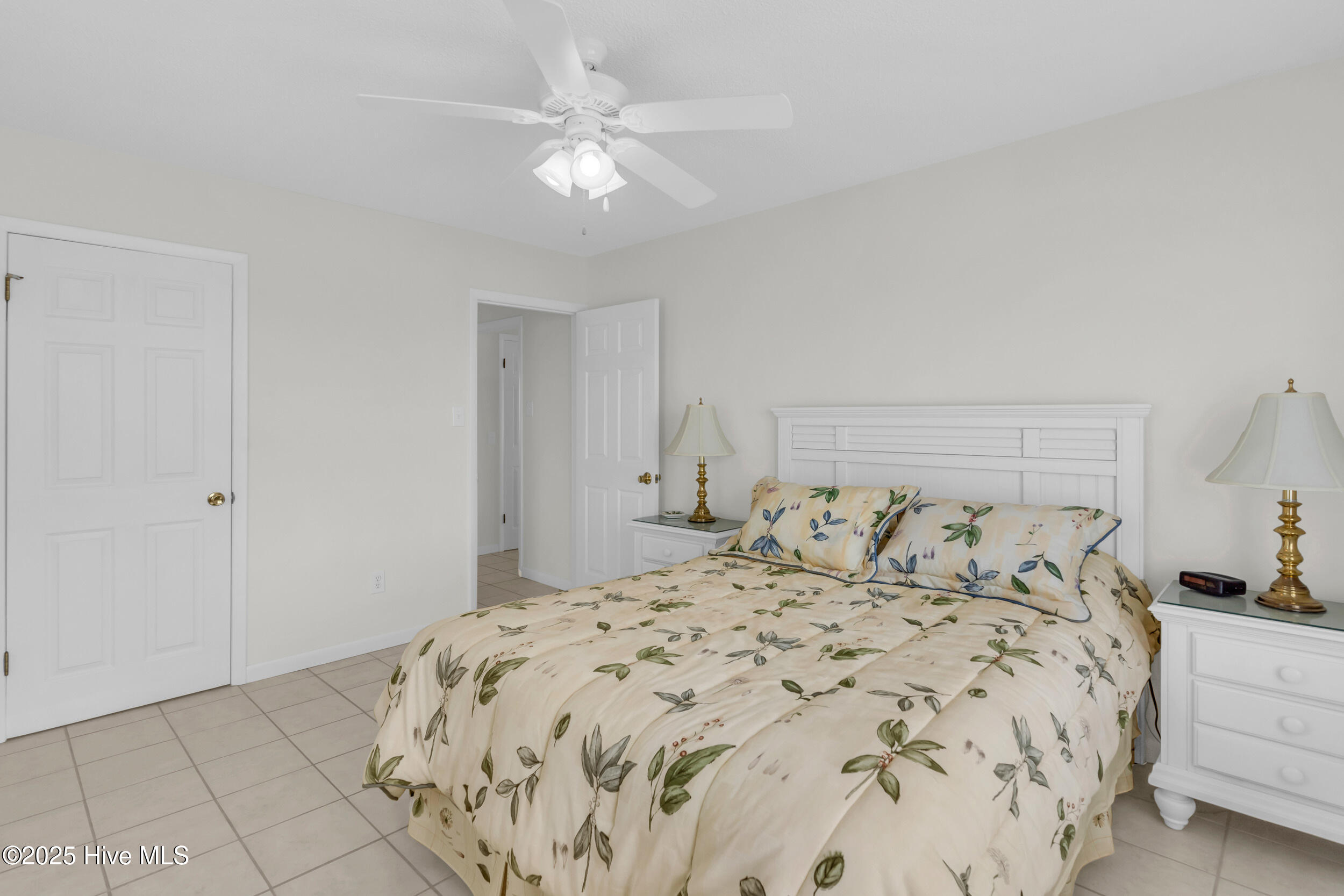 100521626 | Photo 22