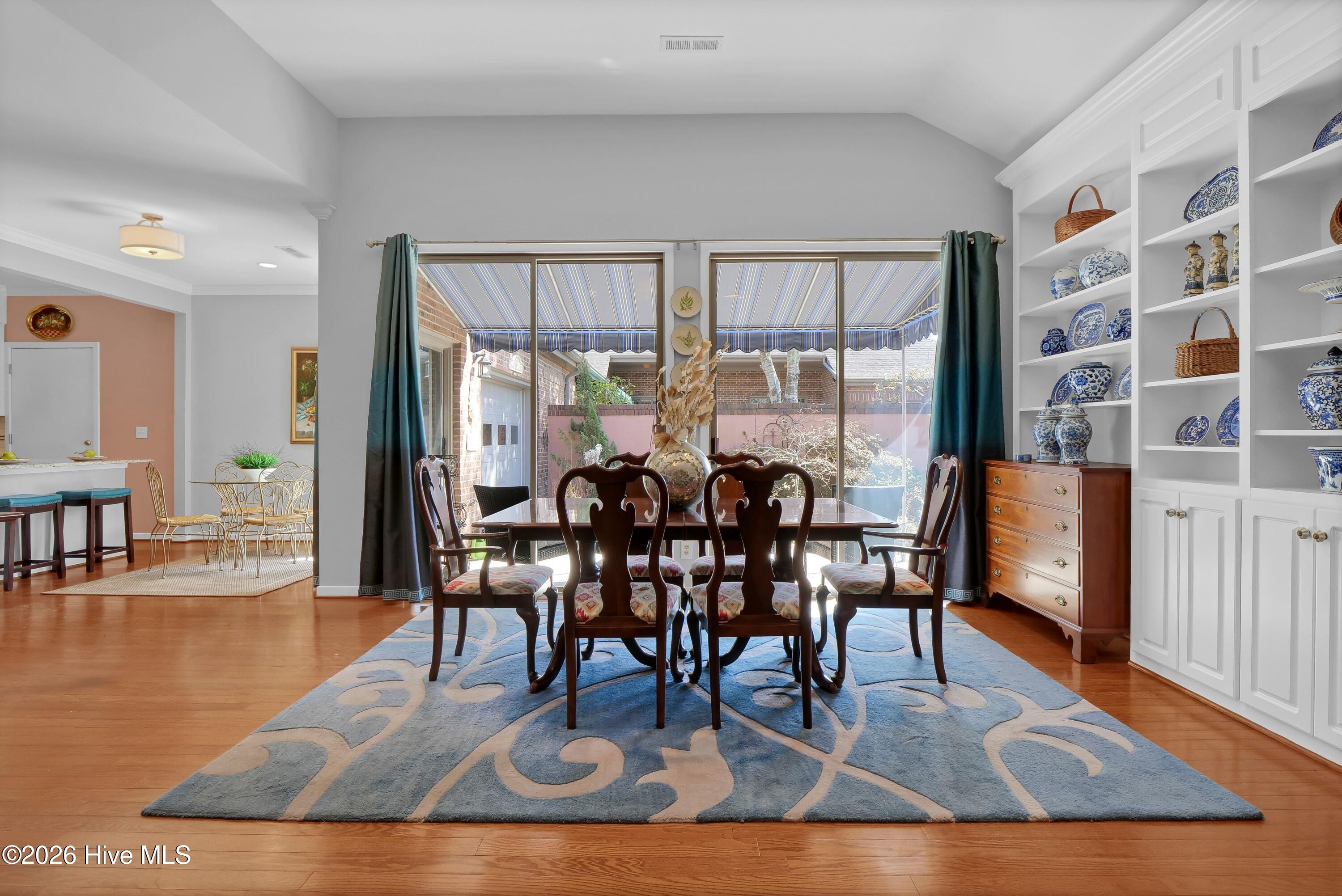 100555584 | Photo 12