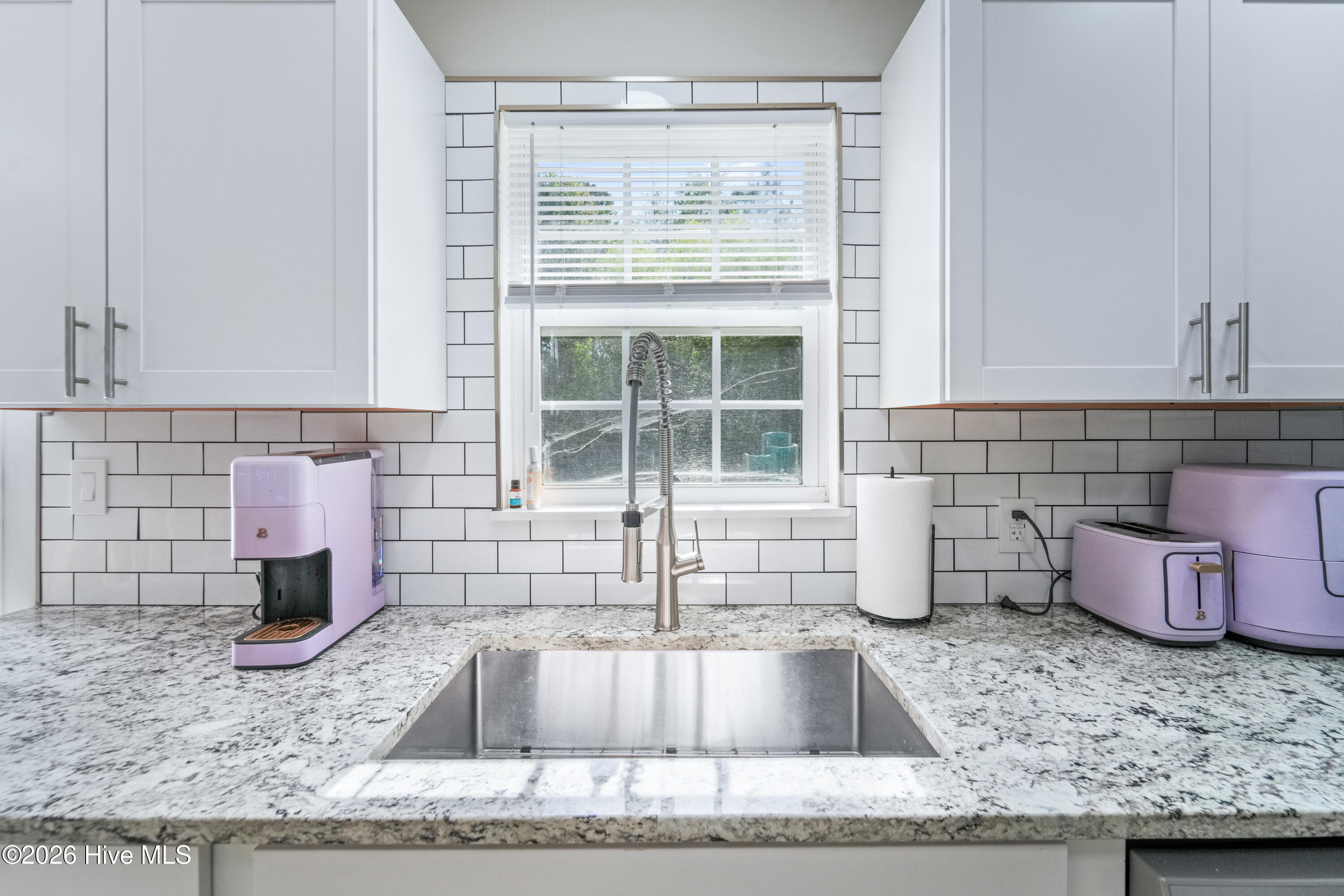 100566597 | Photo 13