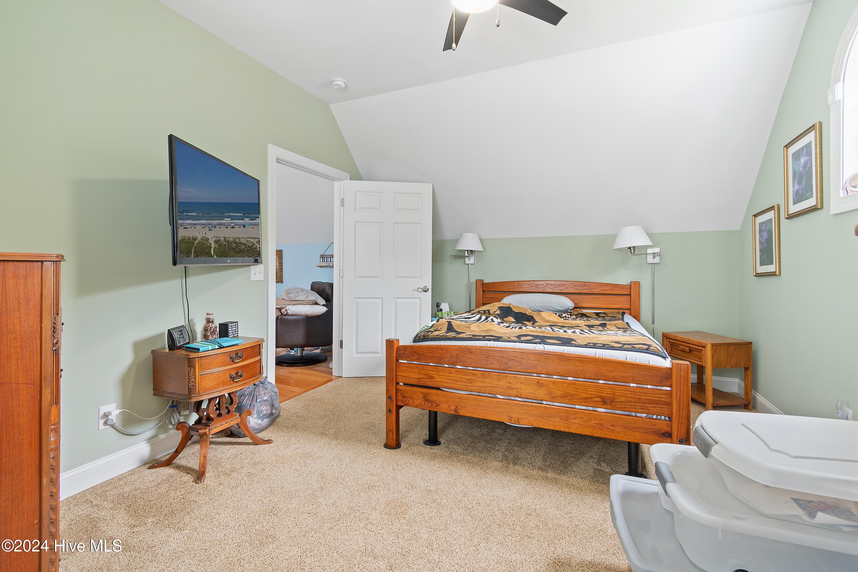 100554378 | Photo 50