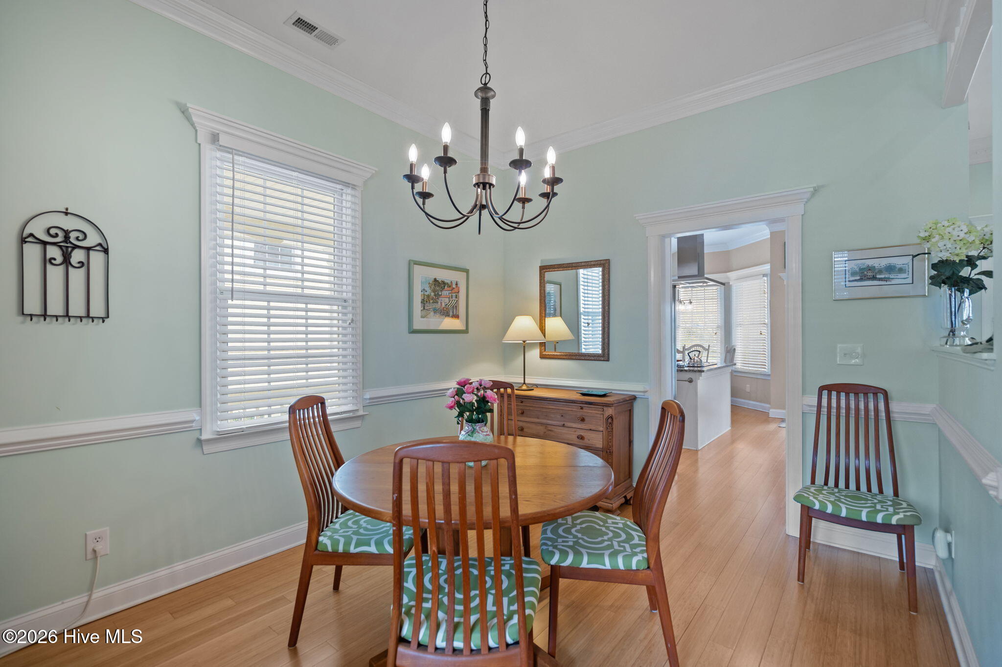 100560775 | Photo 21