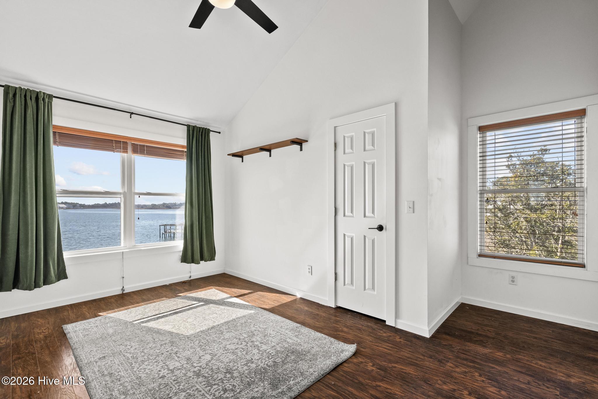 100557619 | Photo 31