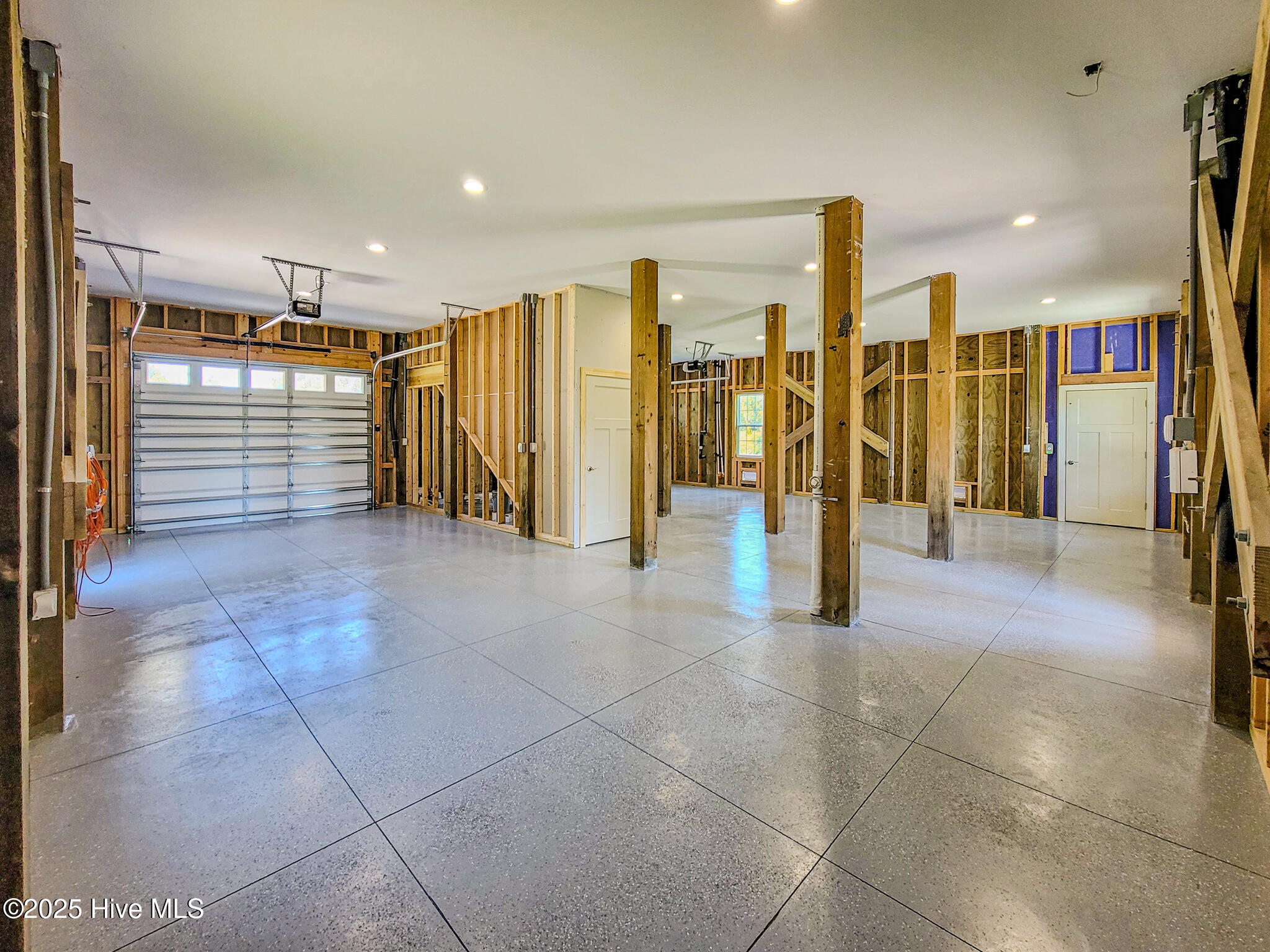 100511254 | Photo 59