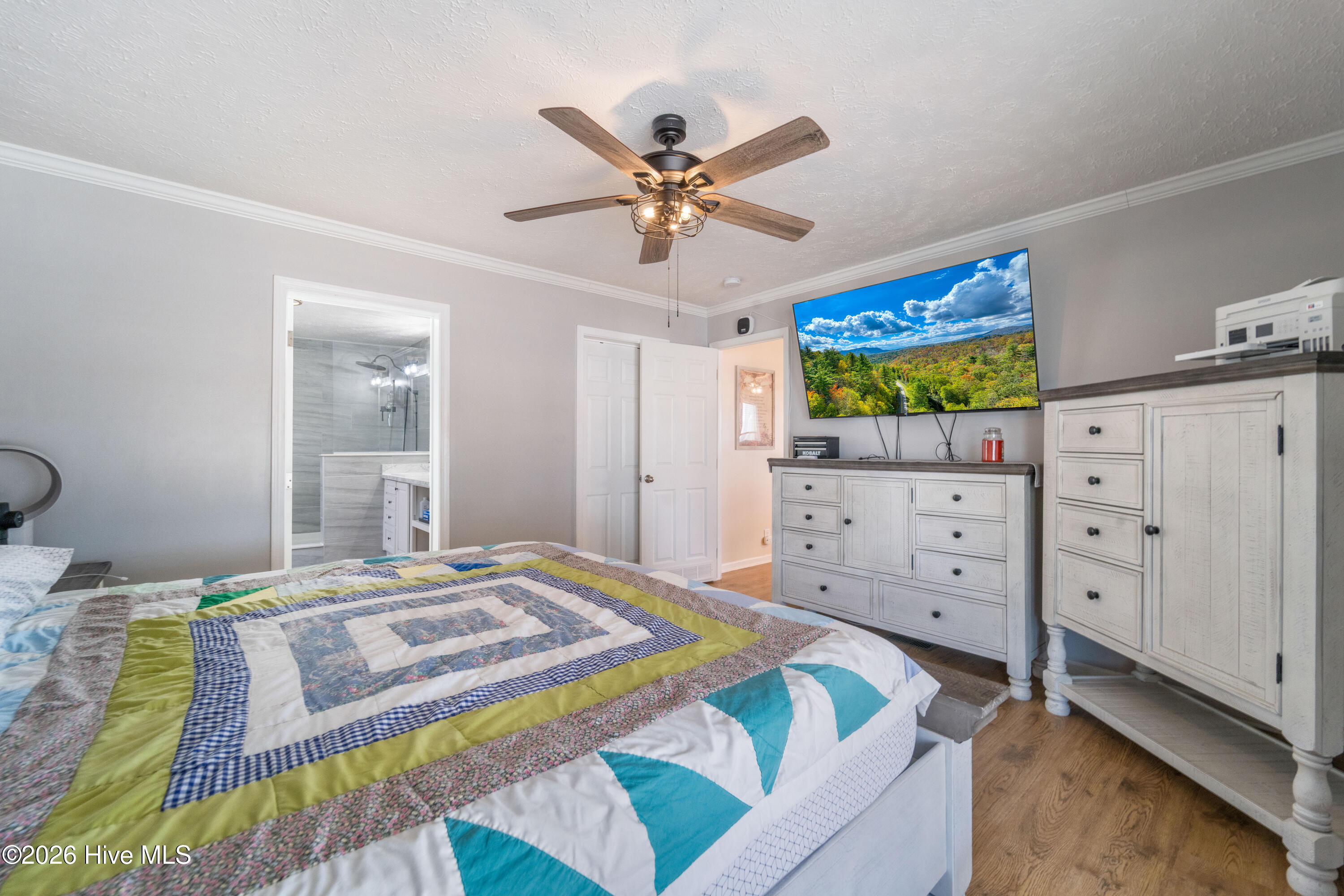 100547365 | Photo 12