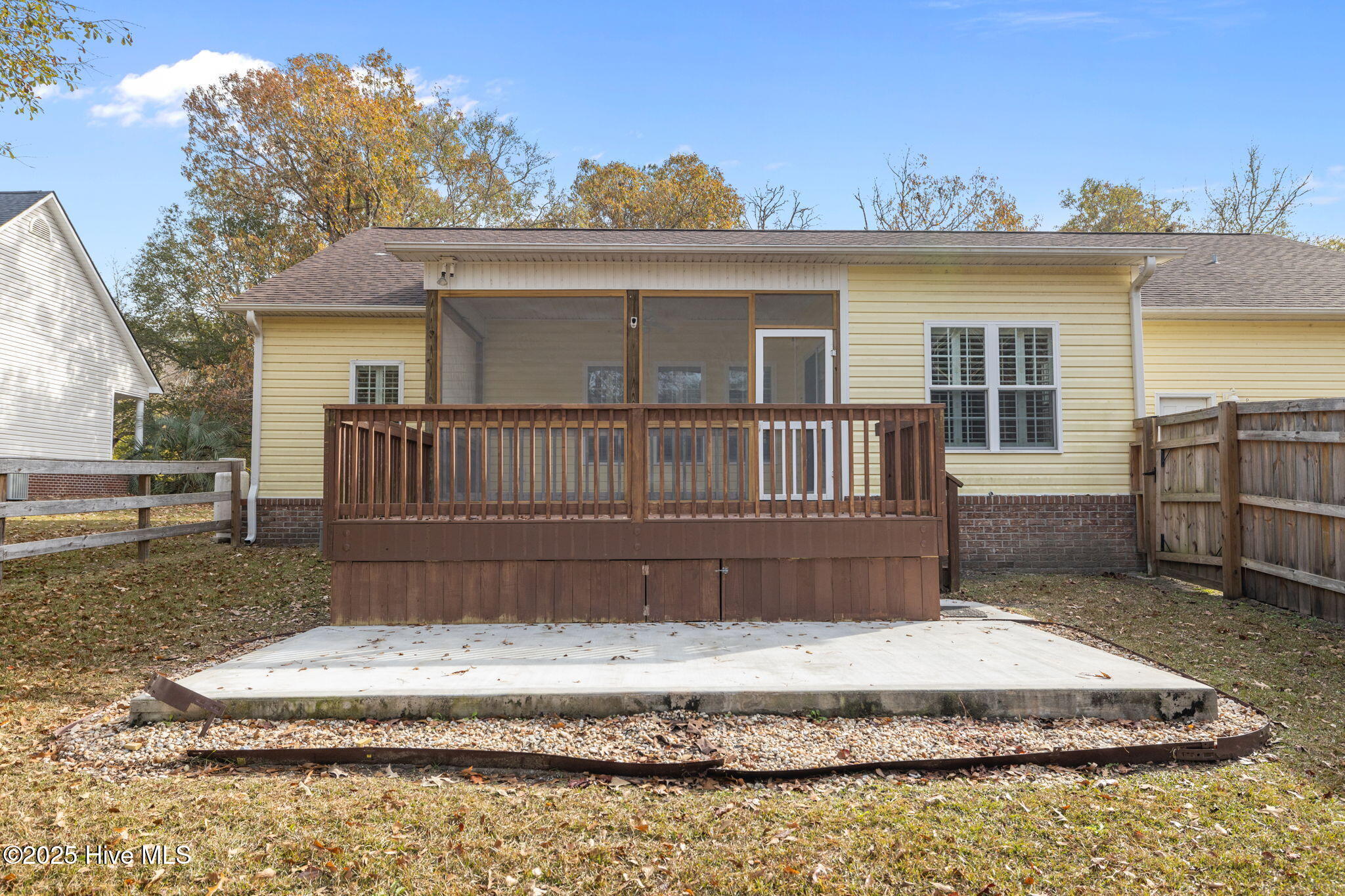 100544125 | Photo 37