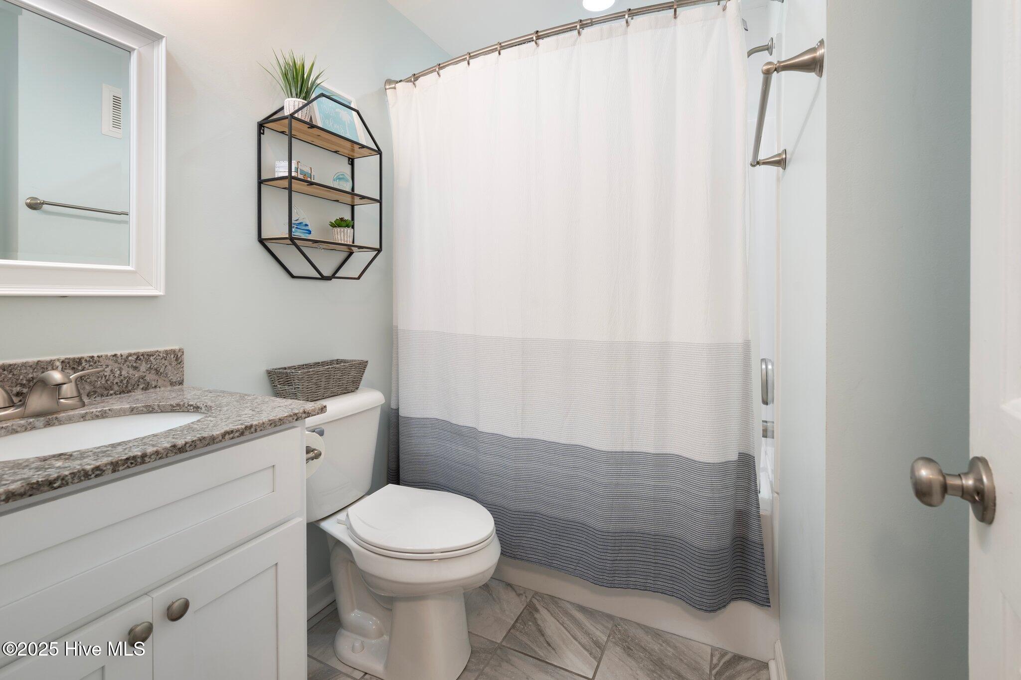 100495398 | Photo 16