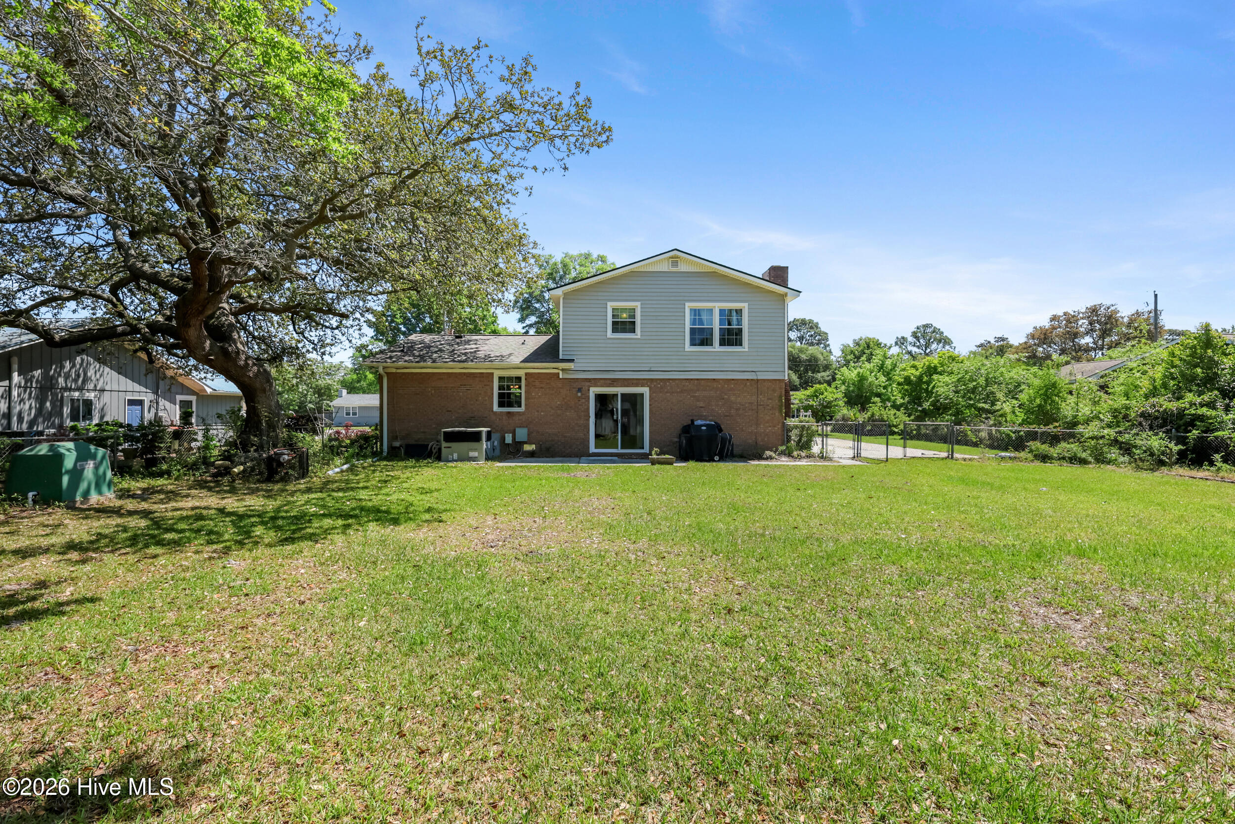 100567633 | Photo 34