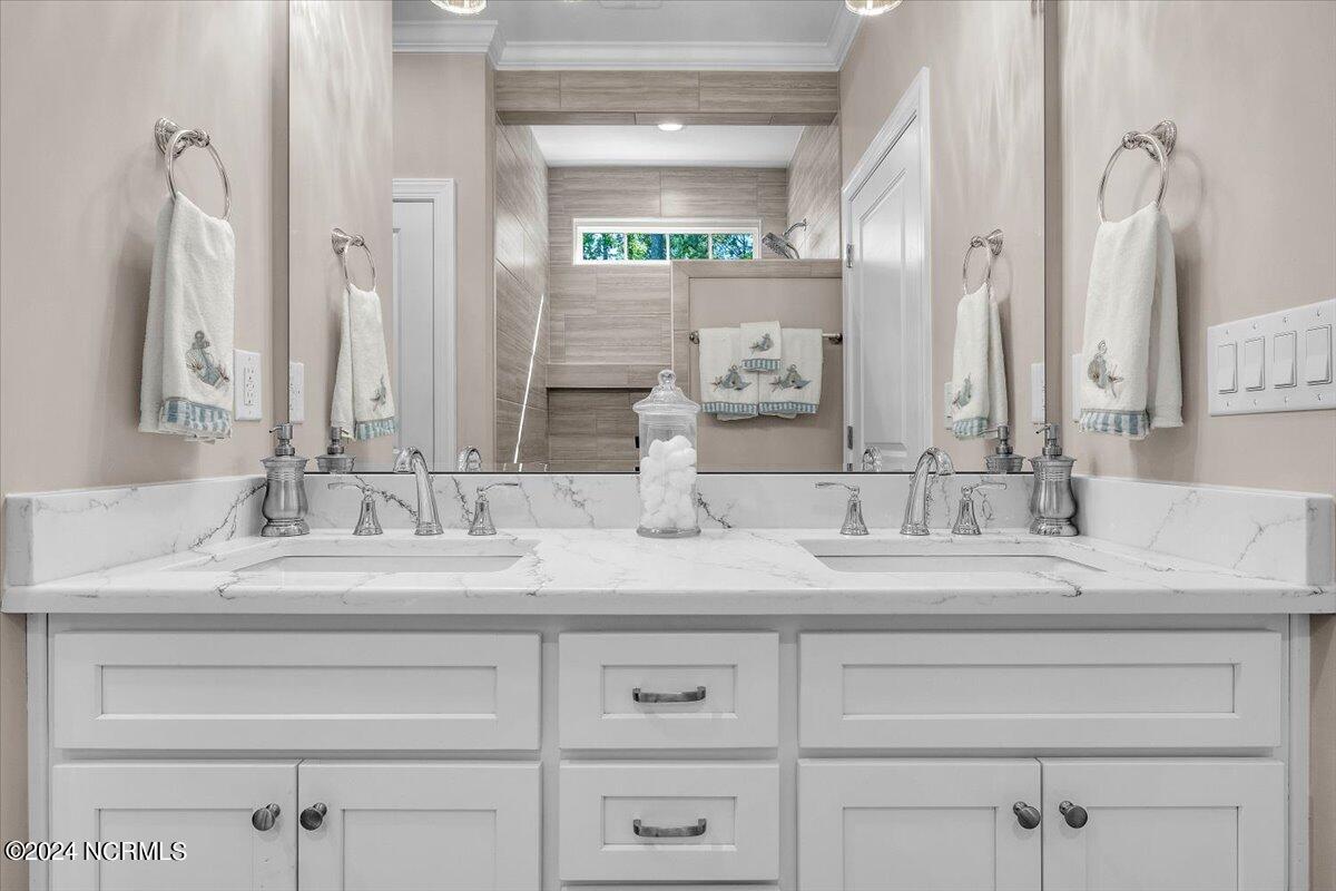 100535365 | Photo 27