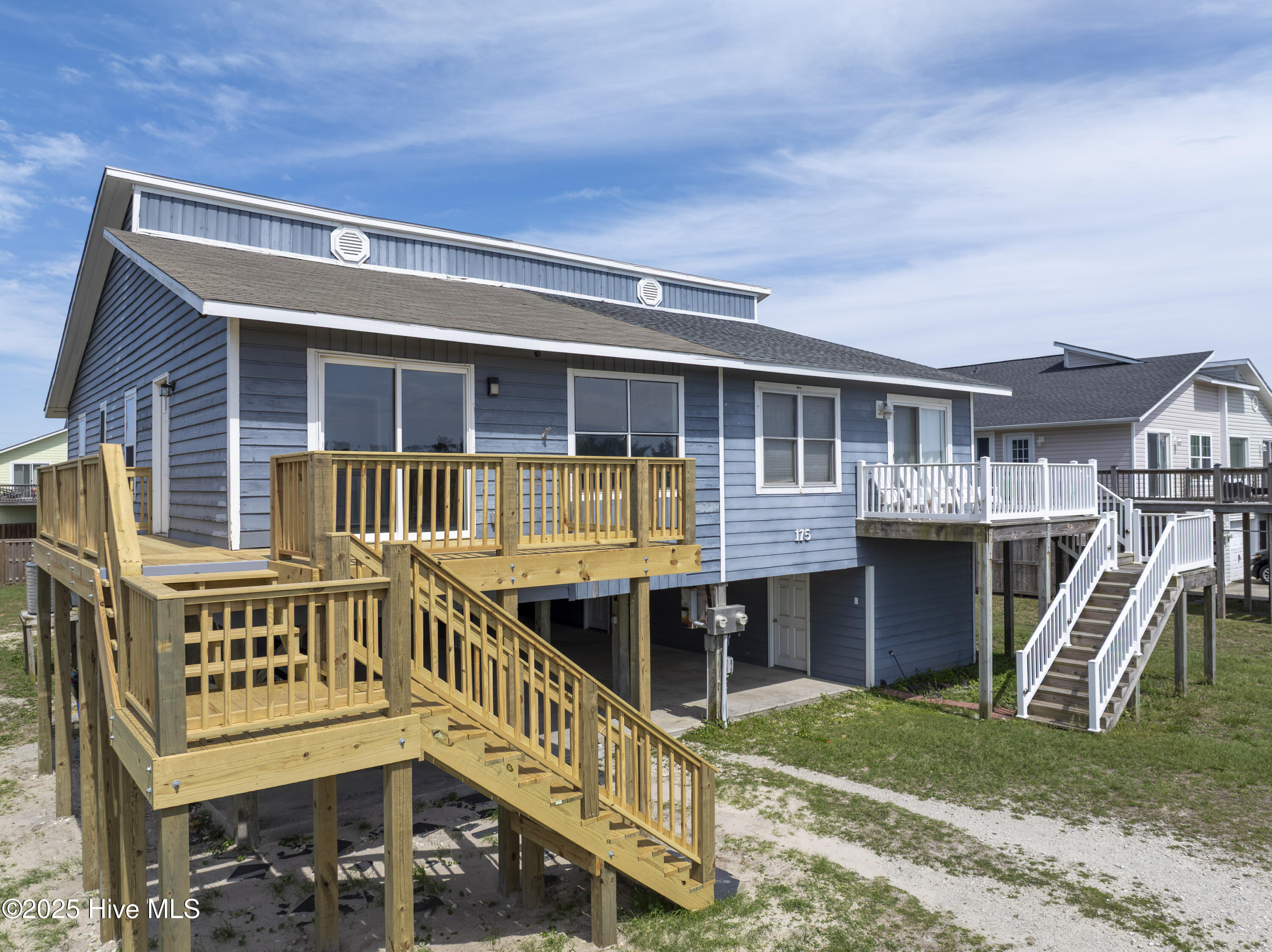Homes for sale in North Topsail Beach, NC | 173 Sea Gull Ln, North Topsail Beach, NC 28460 | MLS# 100489747