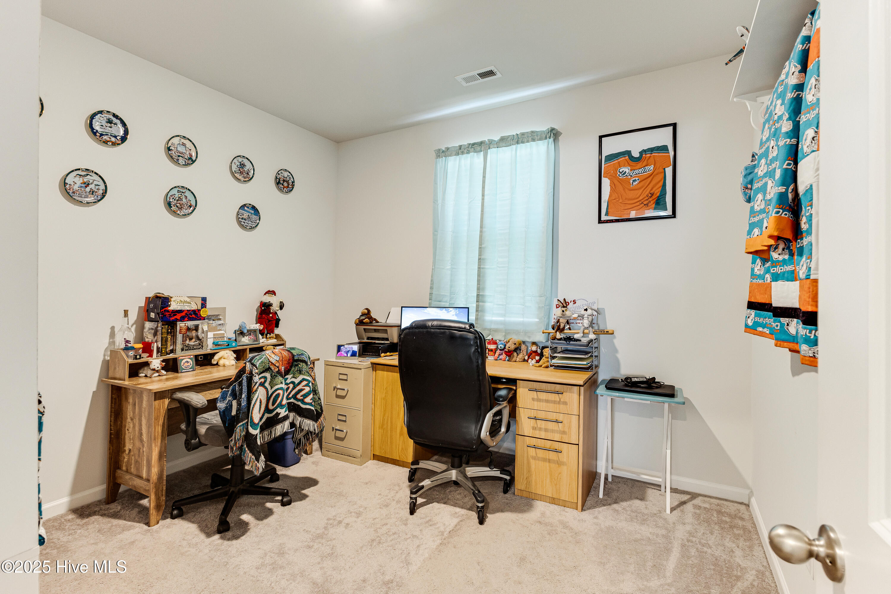 100521011 | Photo 21