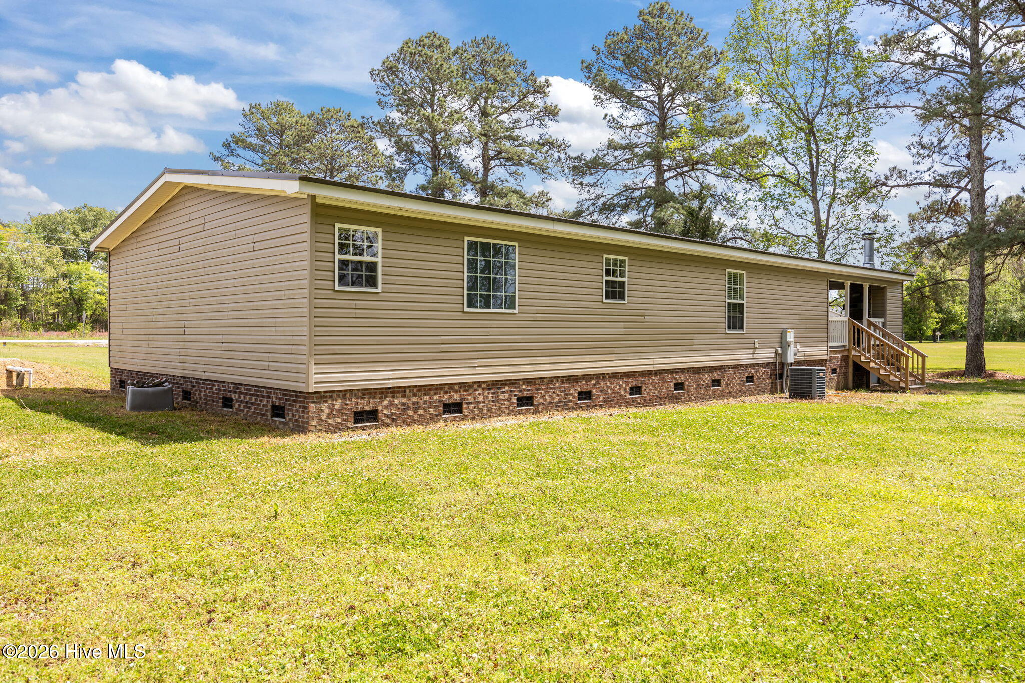 100566211 | Photo 41