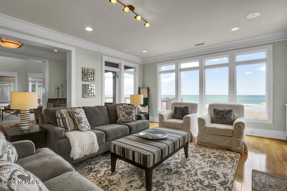 100498351 | Photo 10