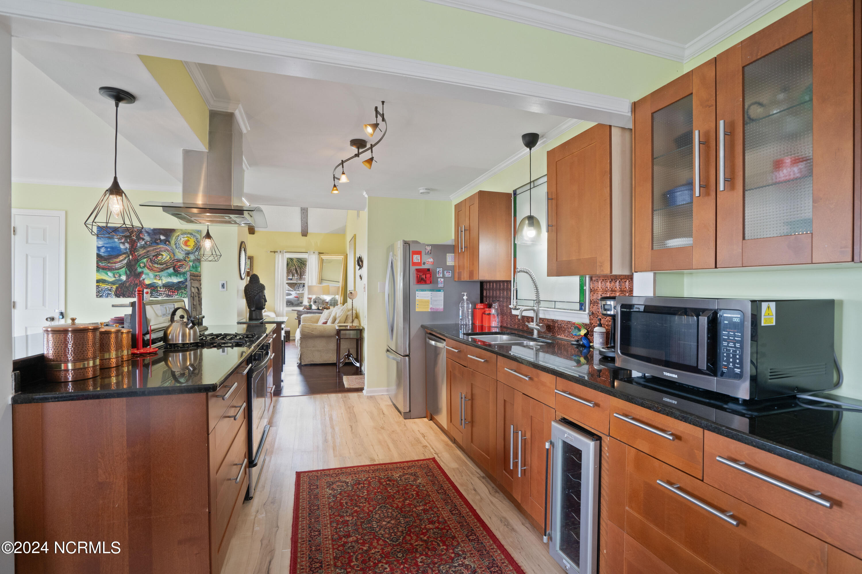 100560914 | Photo 19