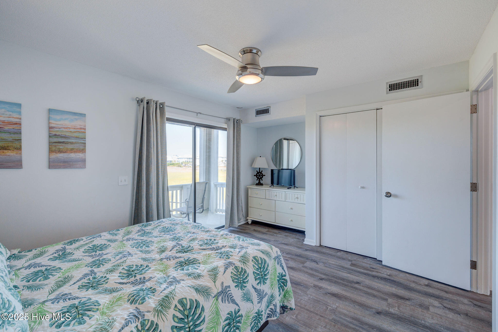 100531579 | Photo 24