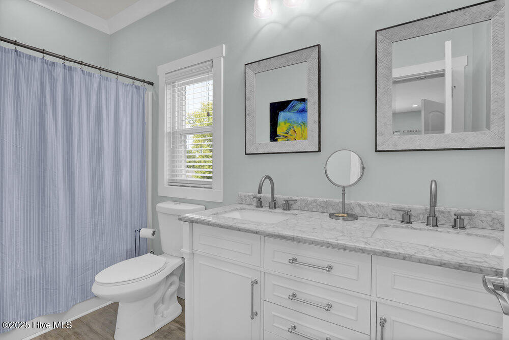 100538818 | Photo 26