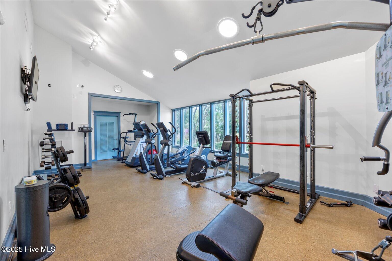 100554957 | Photo 61