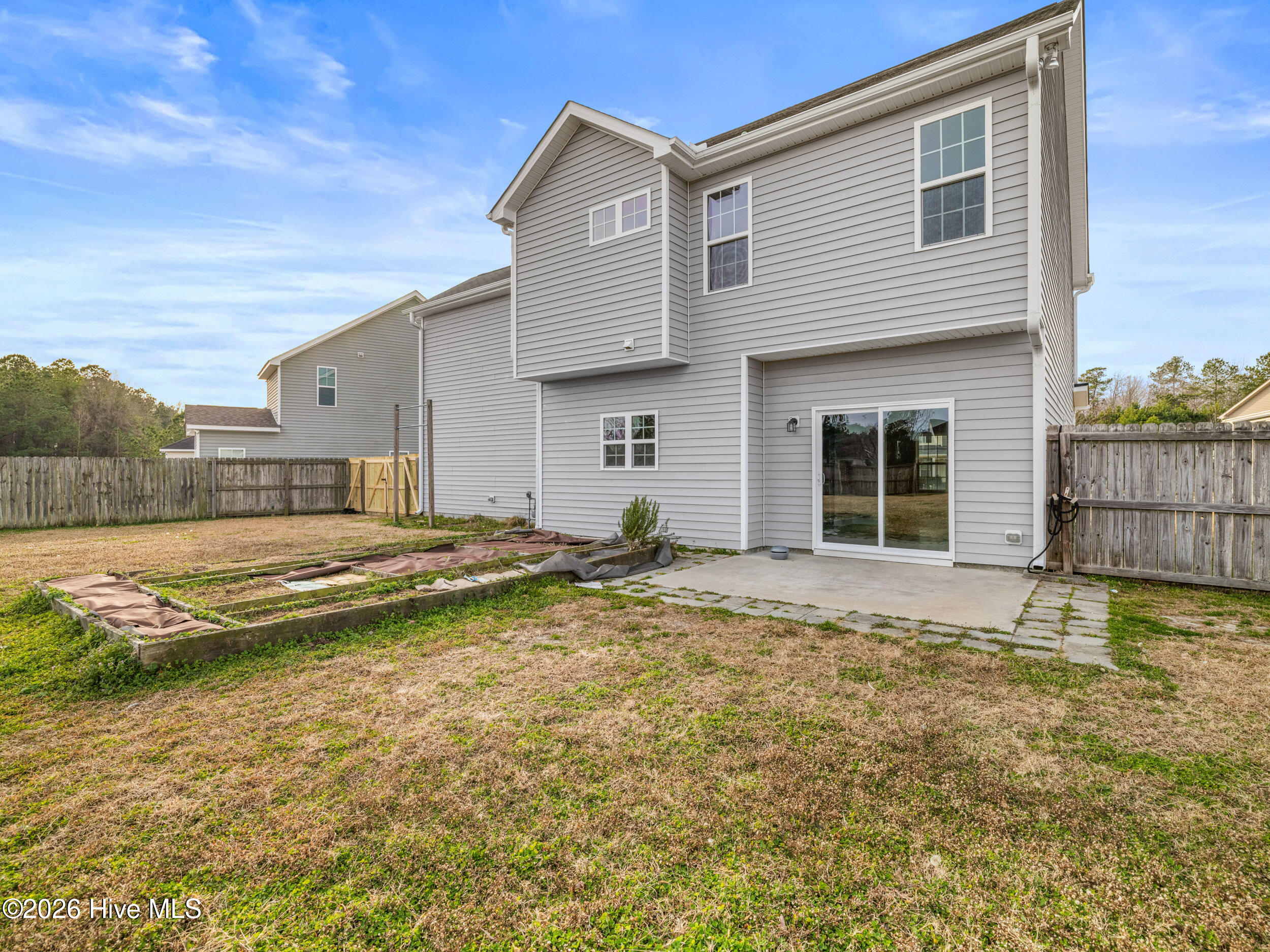 100547442 | Photo 50