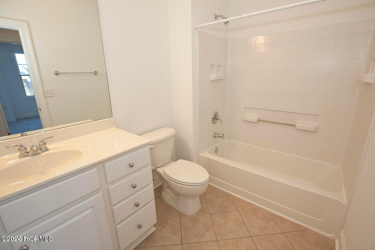 100565109 | Photo 12