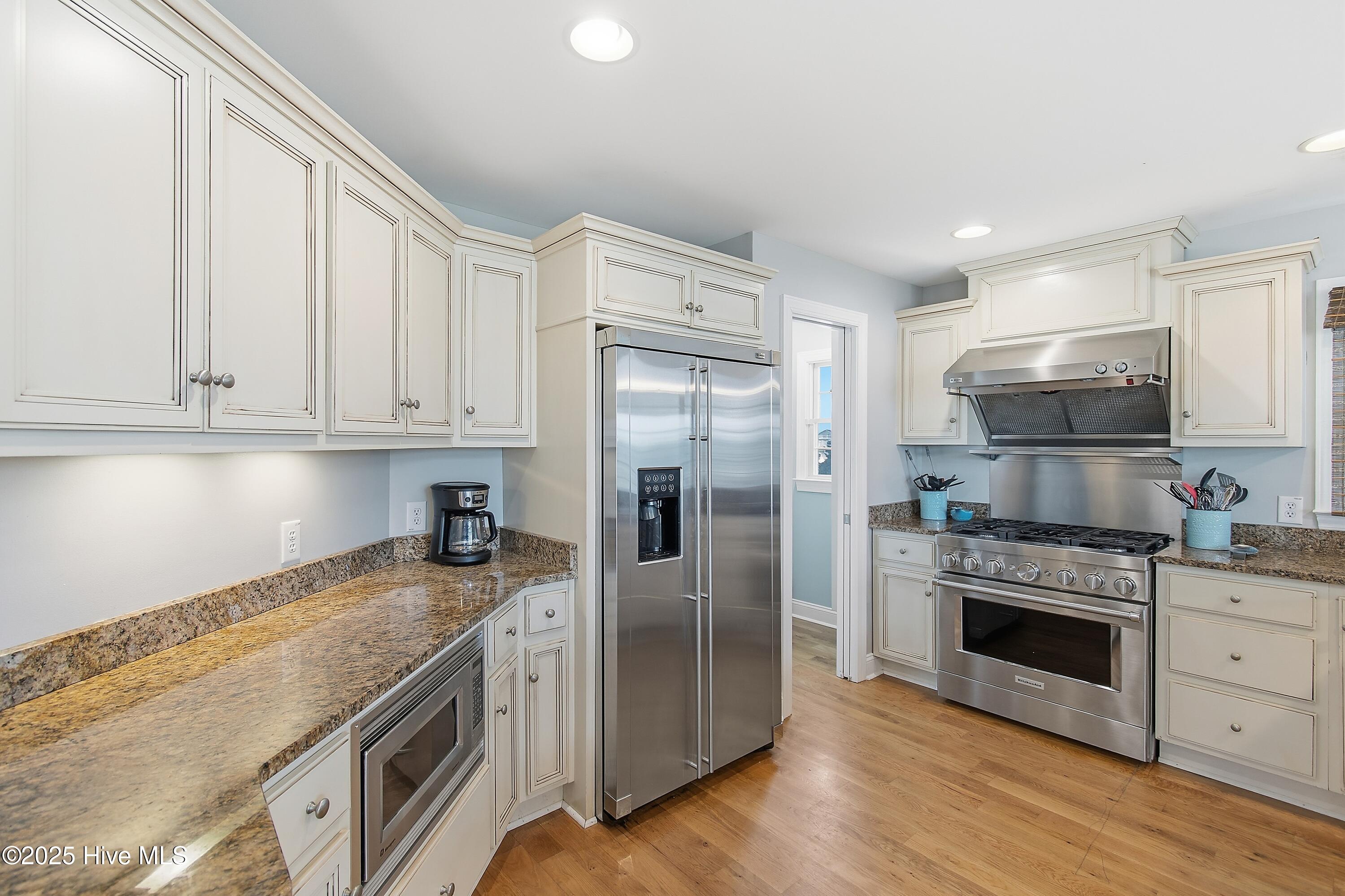 100541969 | Photo 13