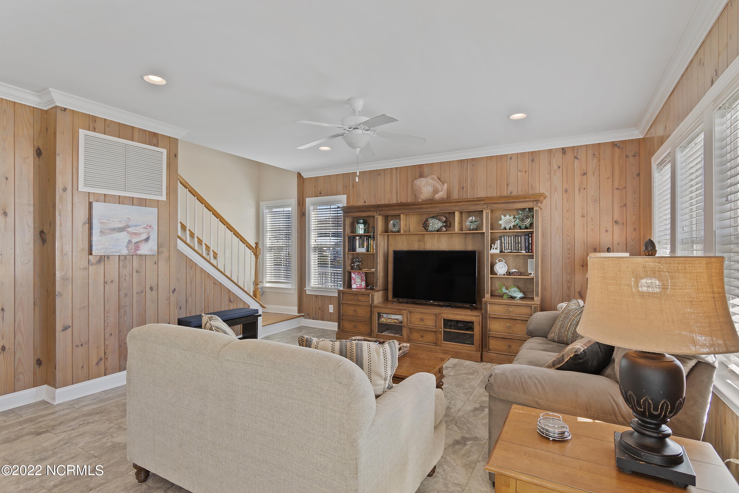 100535231 | Photo 24