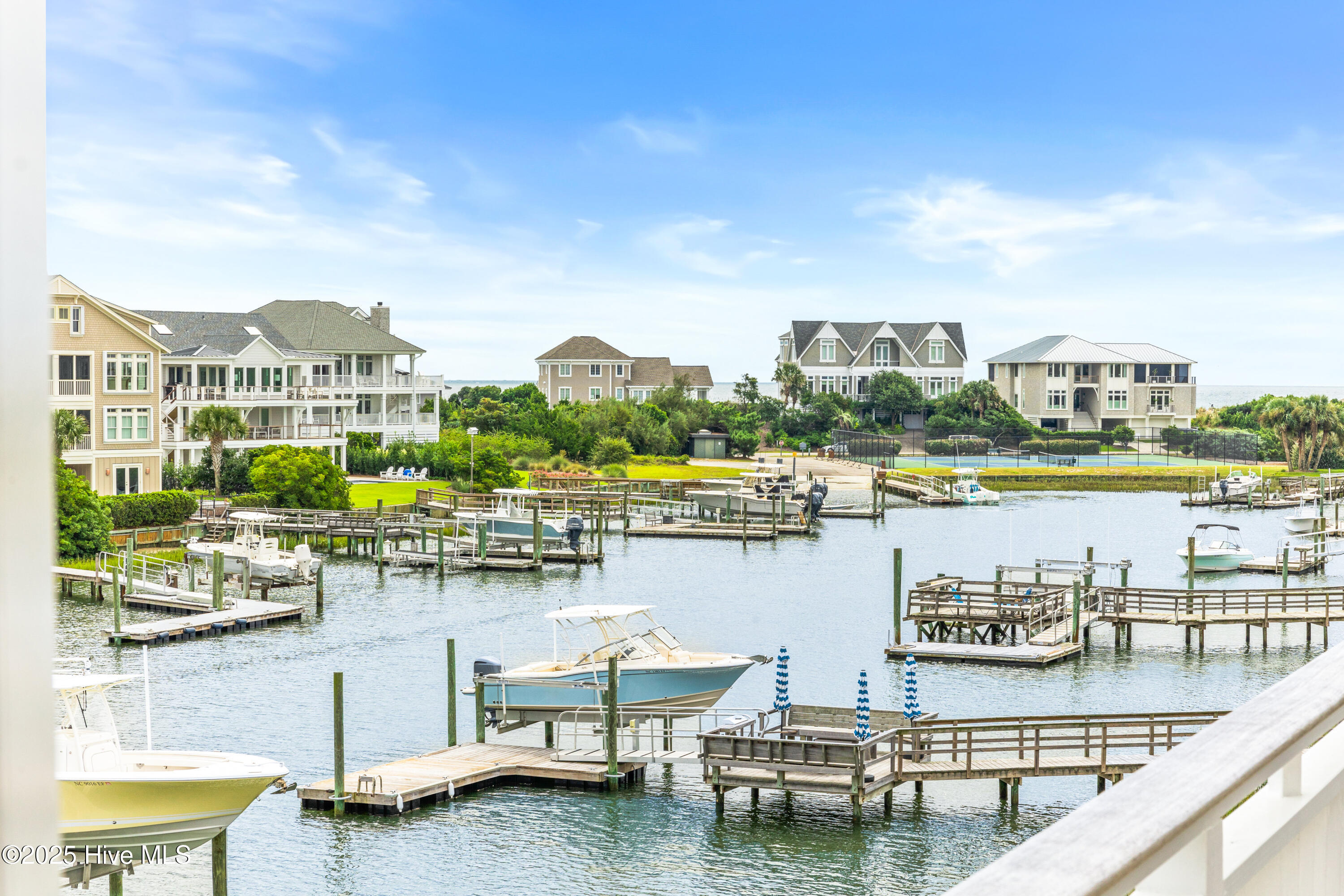 100531006 | Photo 45