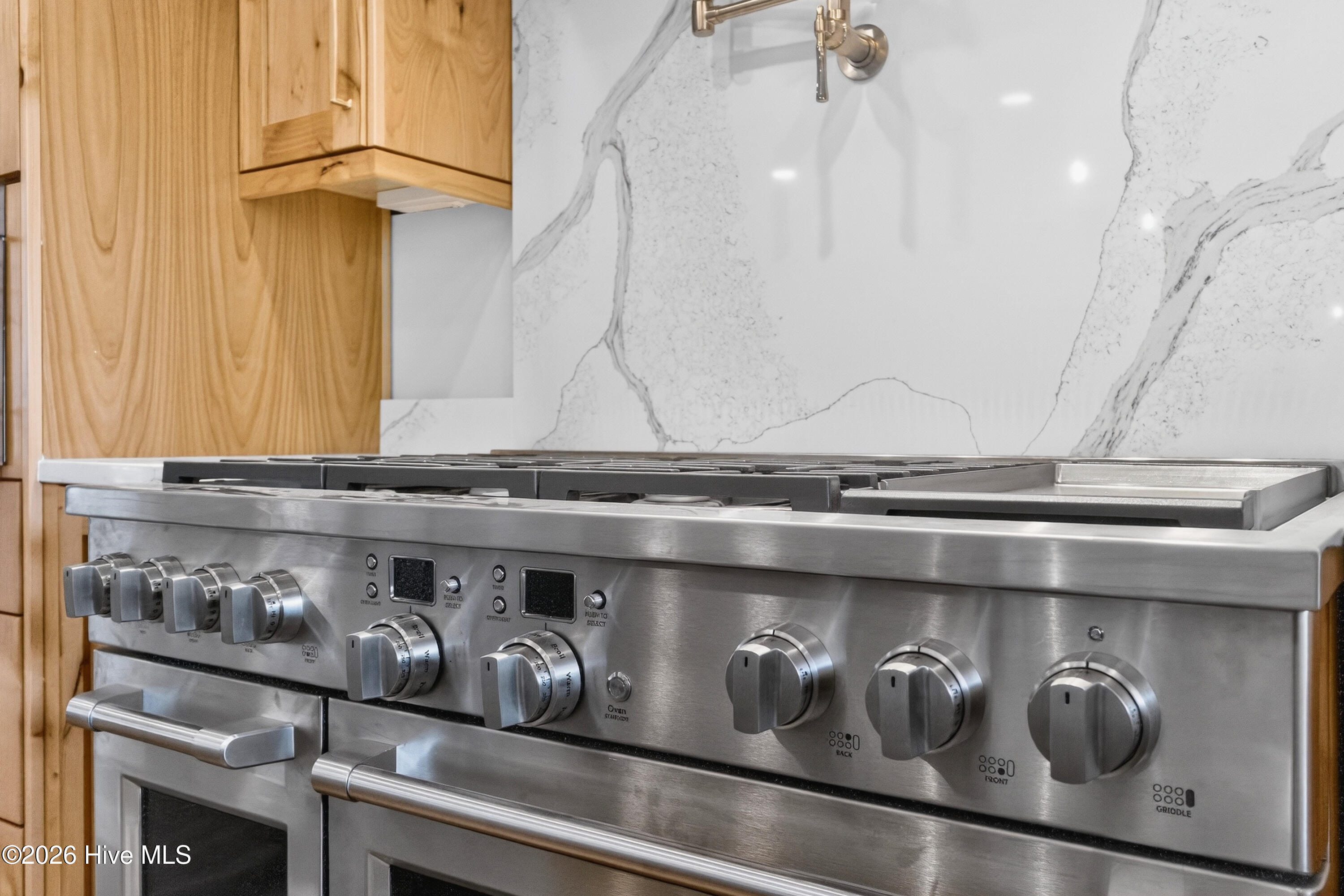 100552365 | Photo 16