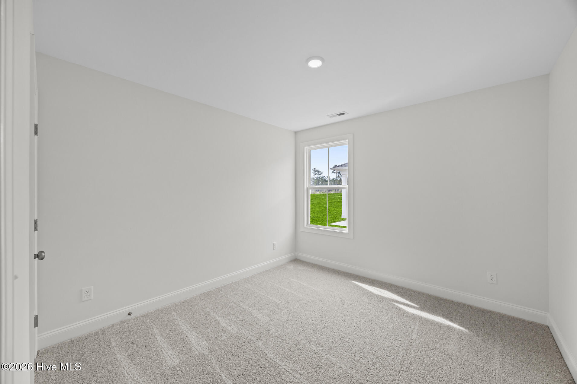 100566347 | Photo 19