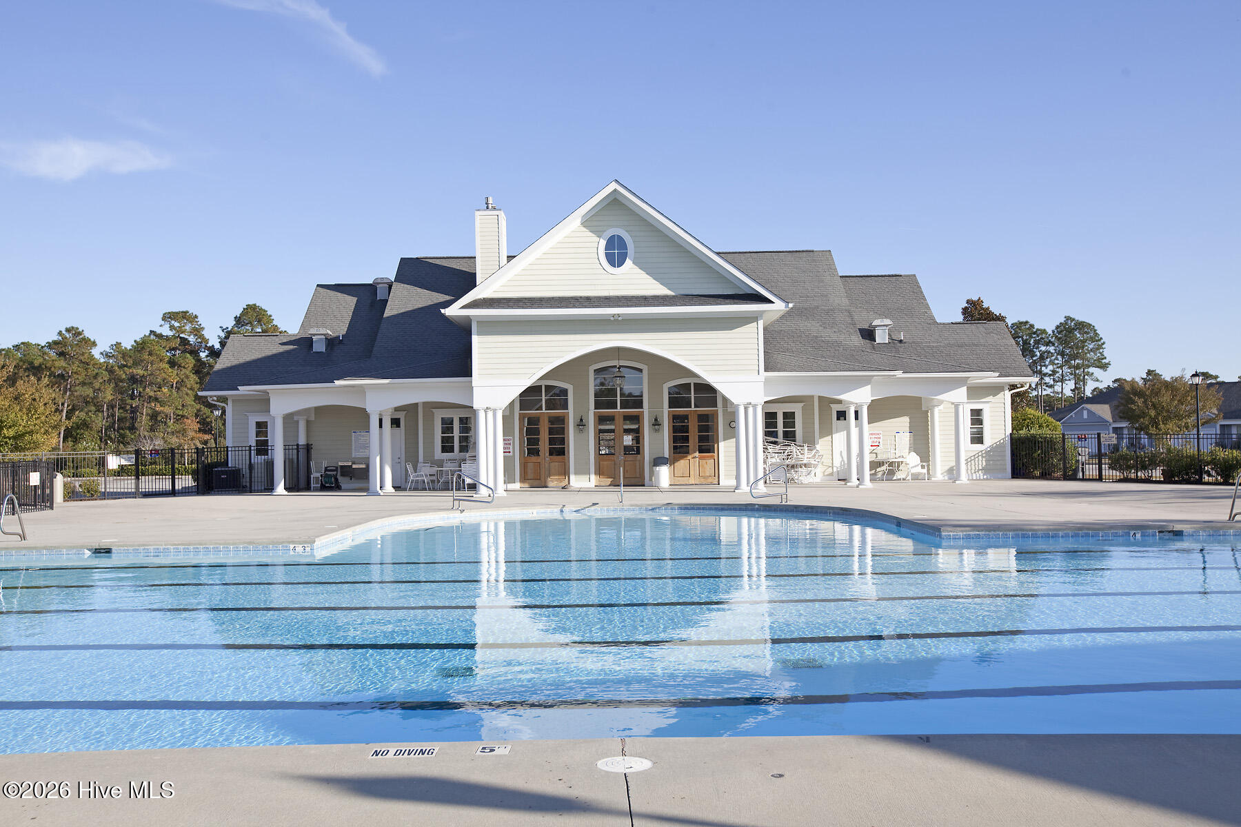 100549567 | Photo 47