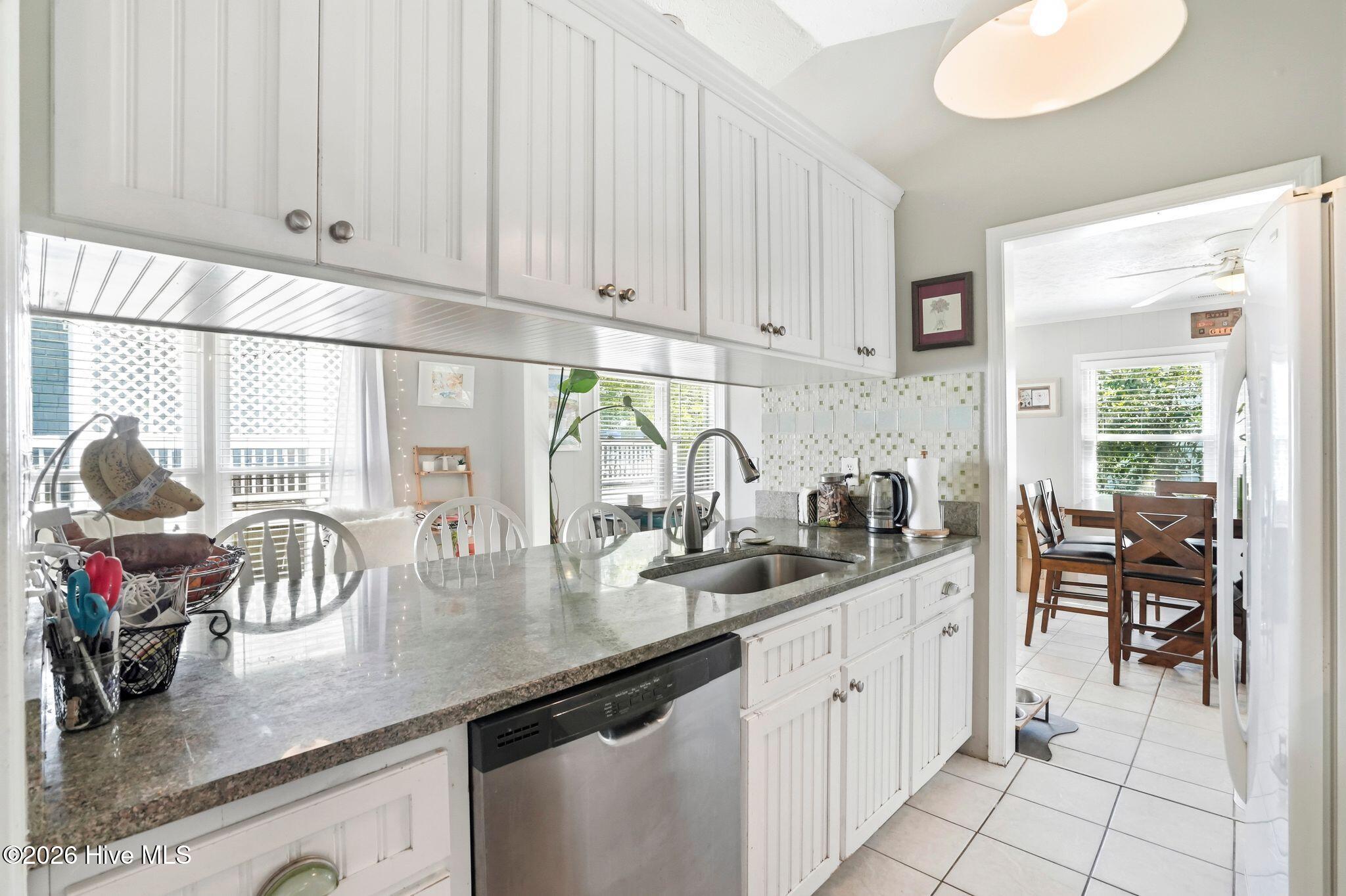 100566734 | Photo 13