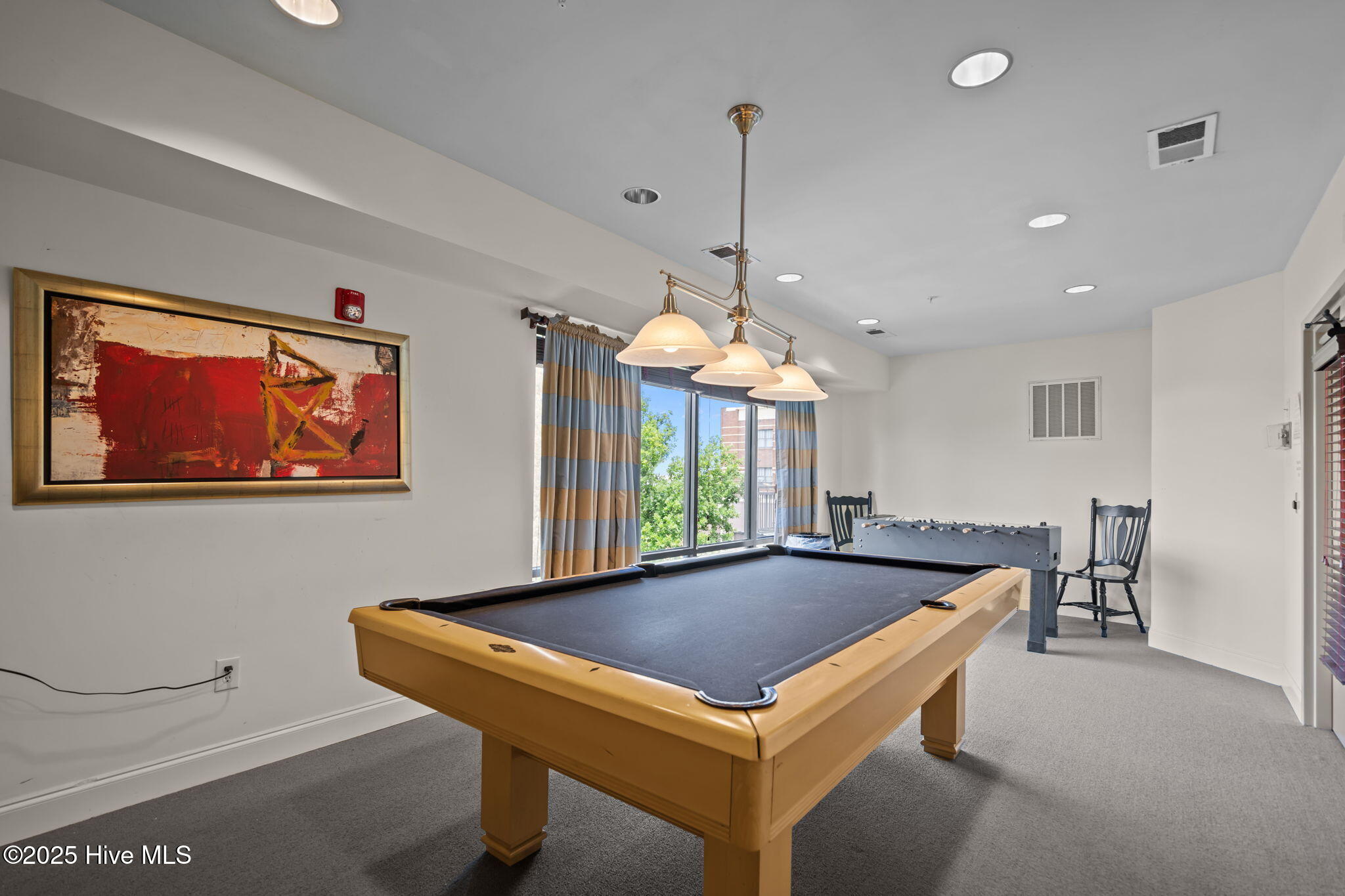 100525076 | Photo 47