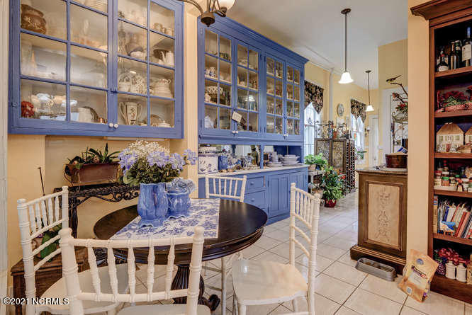 100316615 | Photo 18