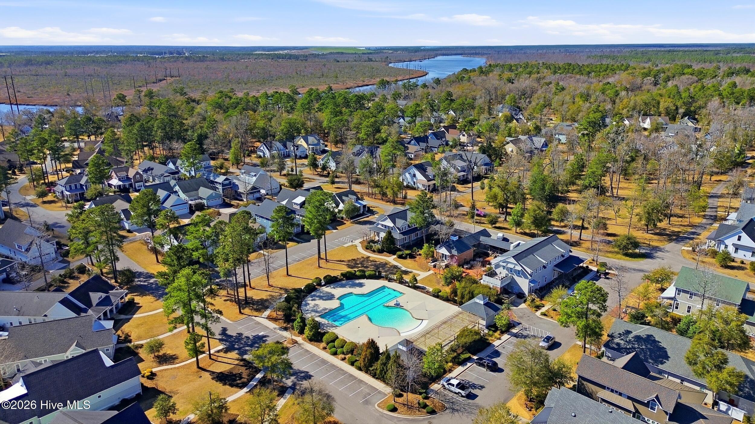 100560979 | Photo 63