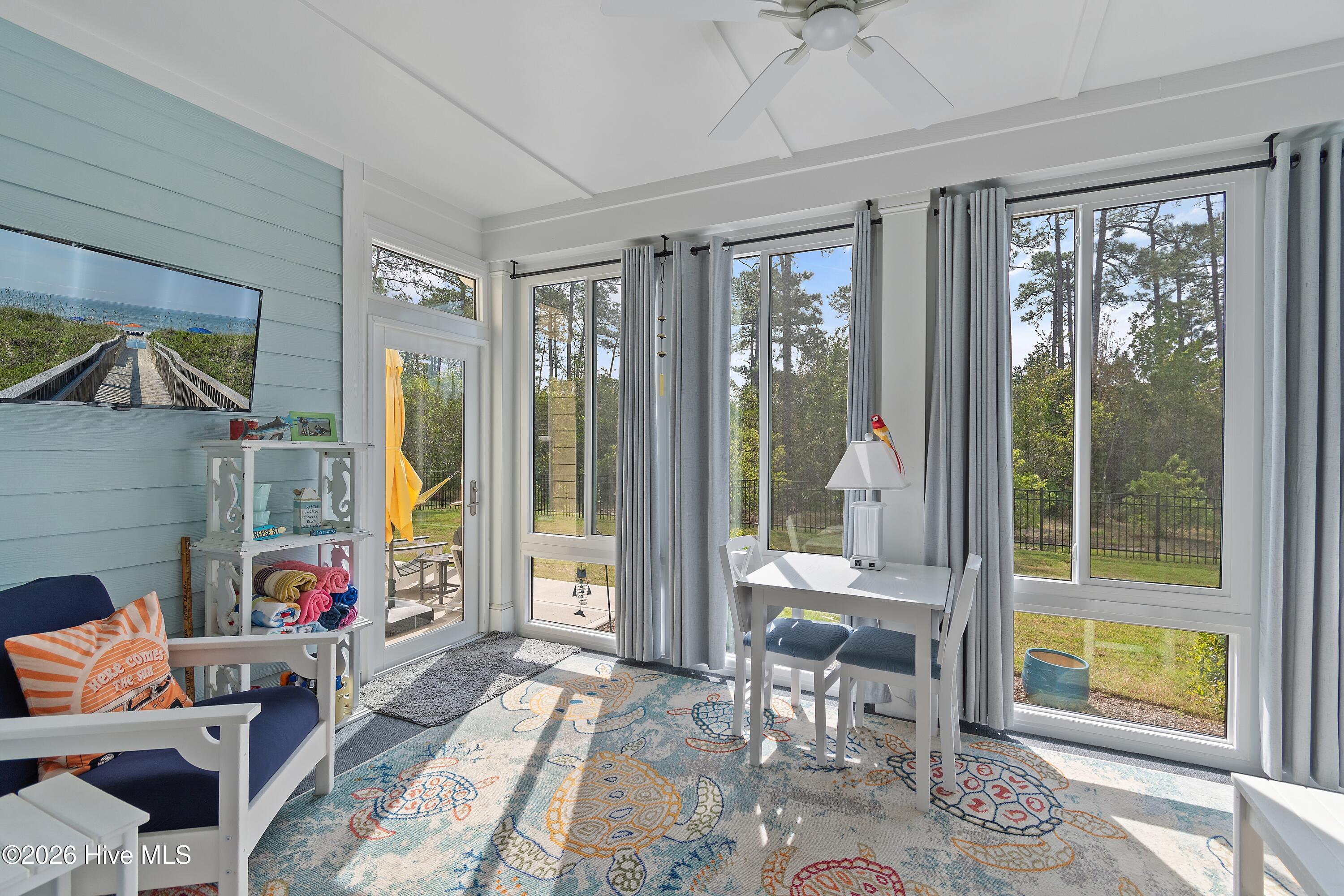 100566064 | Photo 35