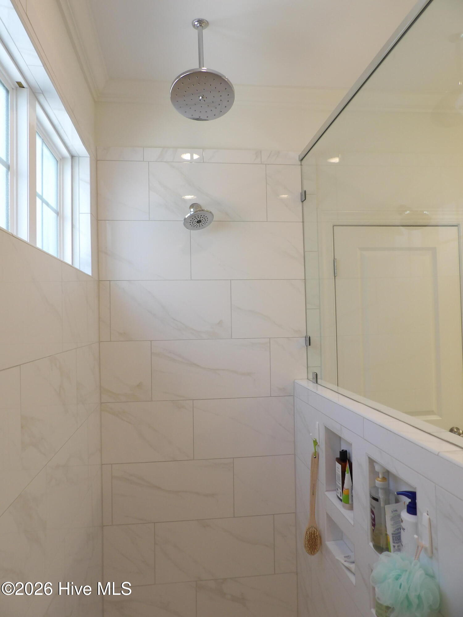 100561891 | Photo 36