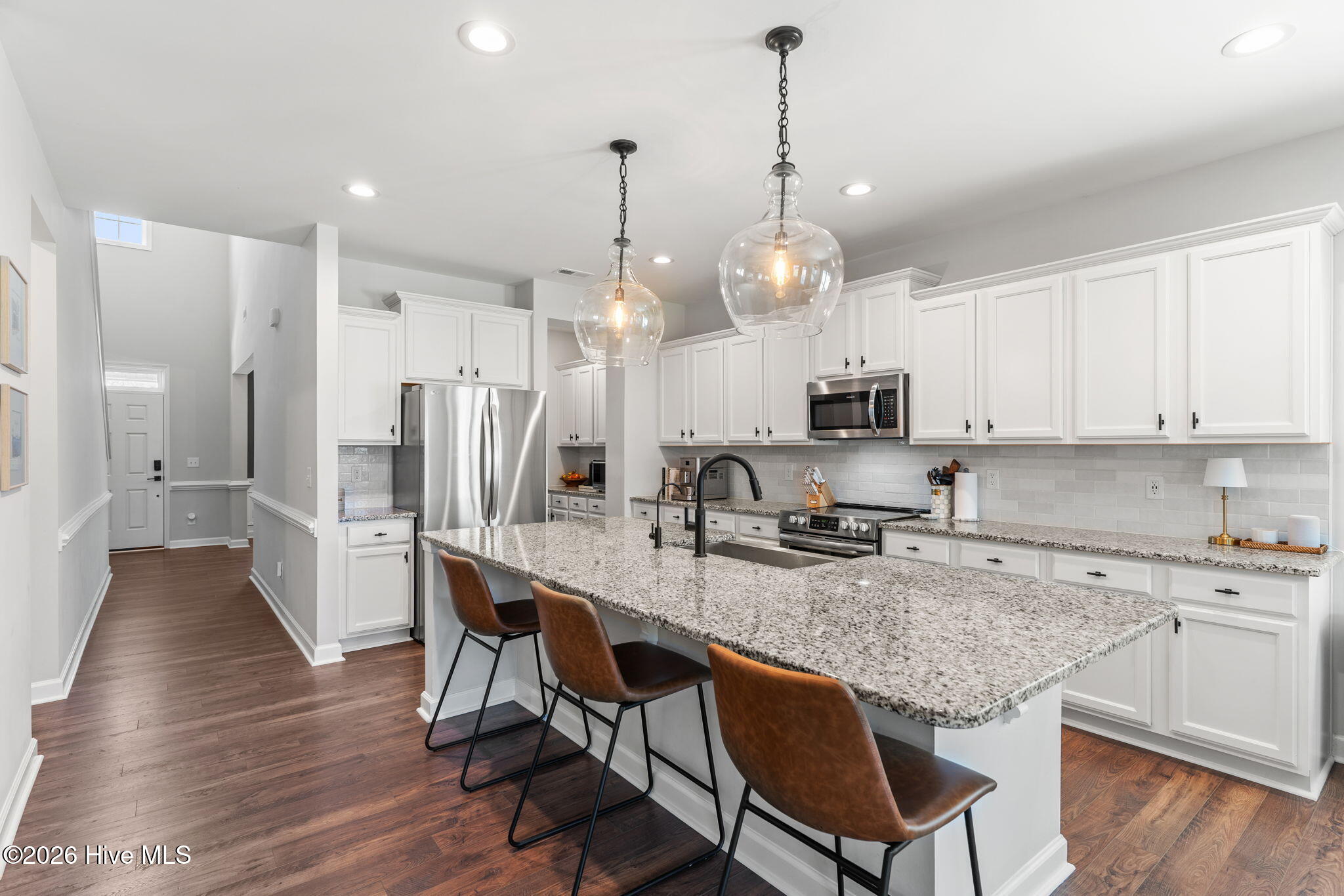 100557383 | Photo 15