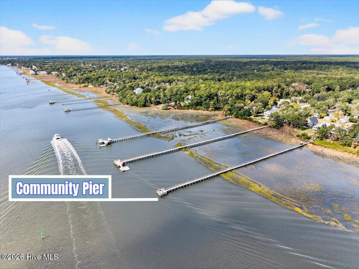 100548489 | Photo 43